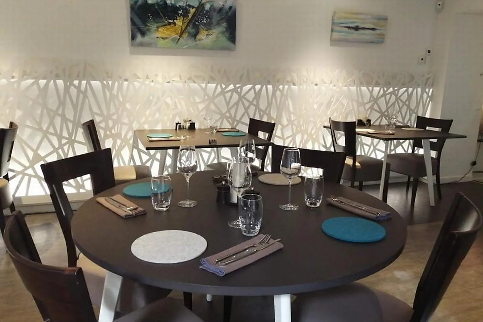 Cafés et Restaurants, RESTAURANTS - LONS-LE-SAUNIER (JURA) : LA COMÉDIE