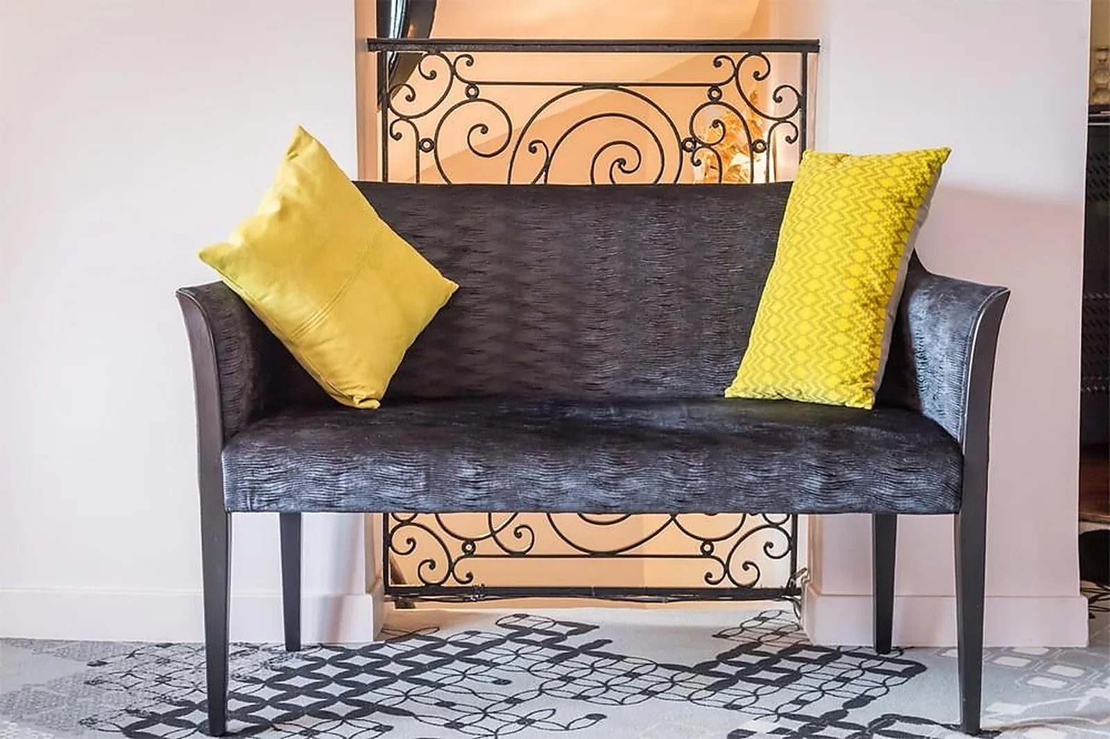 Cafés et Restaurants, RESTAURANTS - LOUVECIENNES (YVELINES) : AUX CHANDELLES