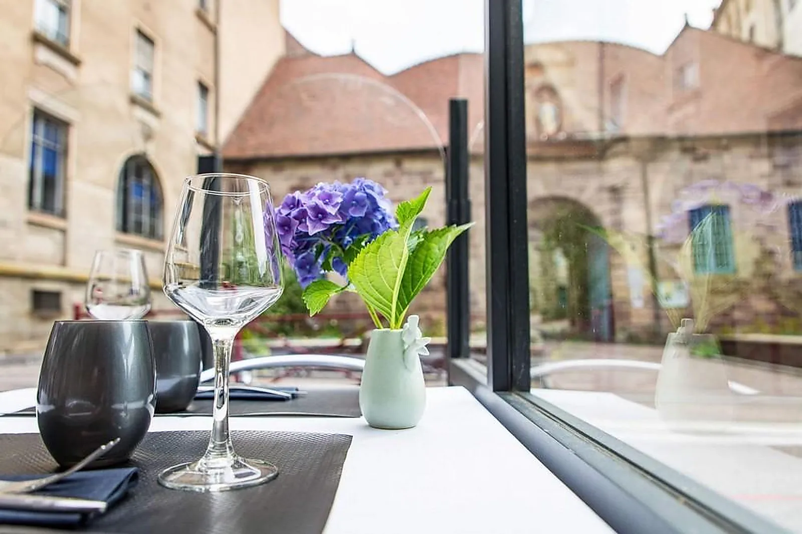 Cafés et Restaurants, RESTAURANTS - LUXEUIL-LES-BAINS (HAUTE-SAÔNE) : L’ANNEXE DU CAFÉ FRANÇAIS