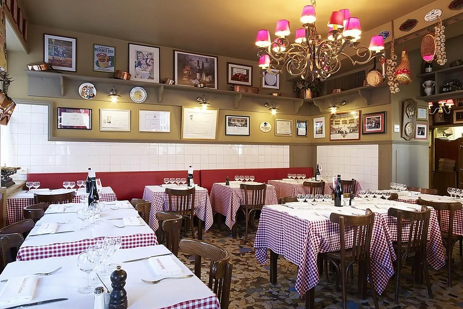 Cafés et Restaurants, RESTAURANTS - LYON (RHÔNE) : DANIEL ET DENISE CRÉQUI