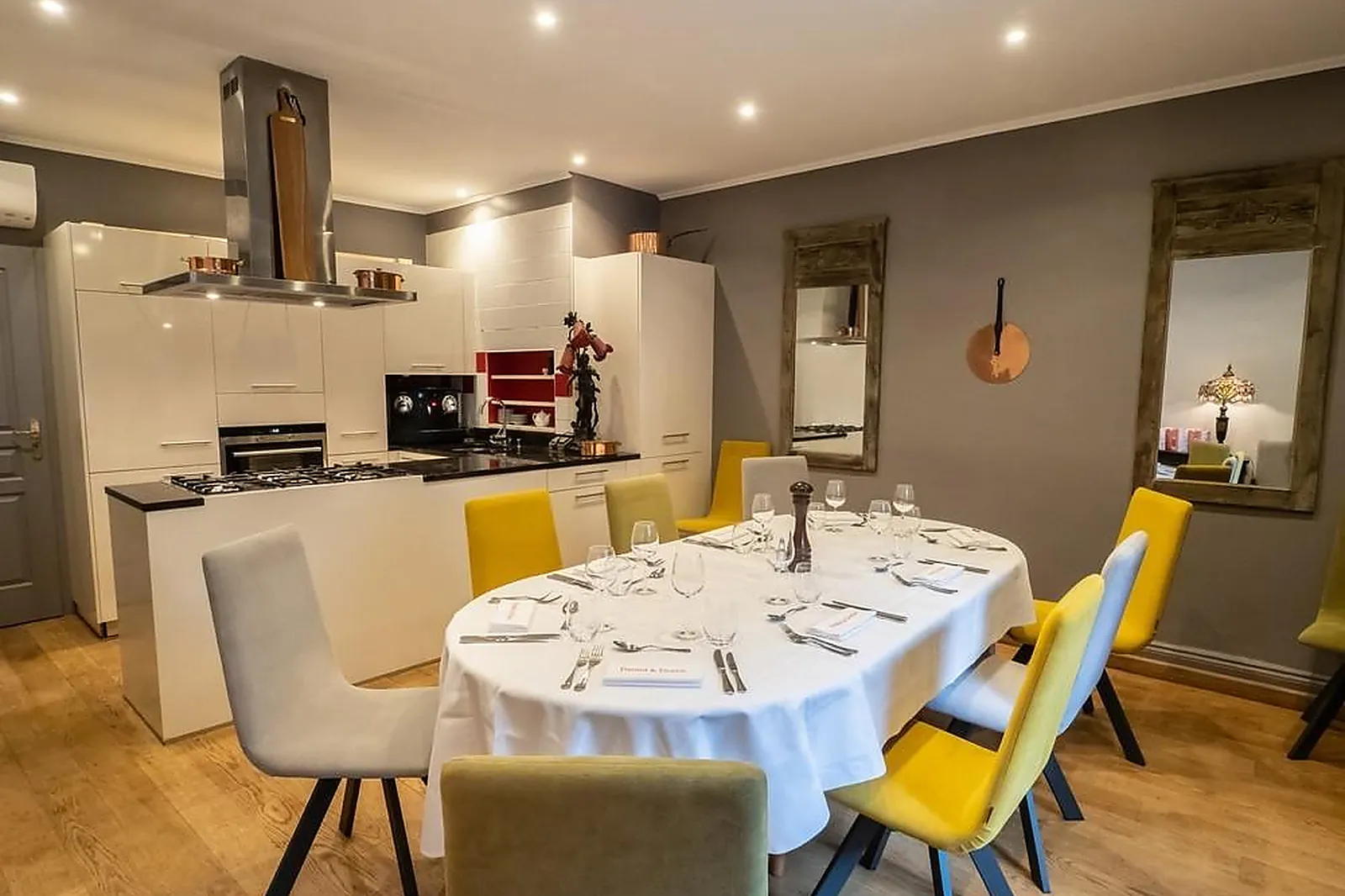 Cafés et Restaurants, RESTAURANTS - LYON (RHÔNE) : DANIEL ET DENISE CRÉQUI