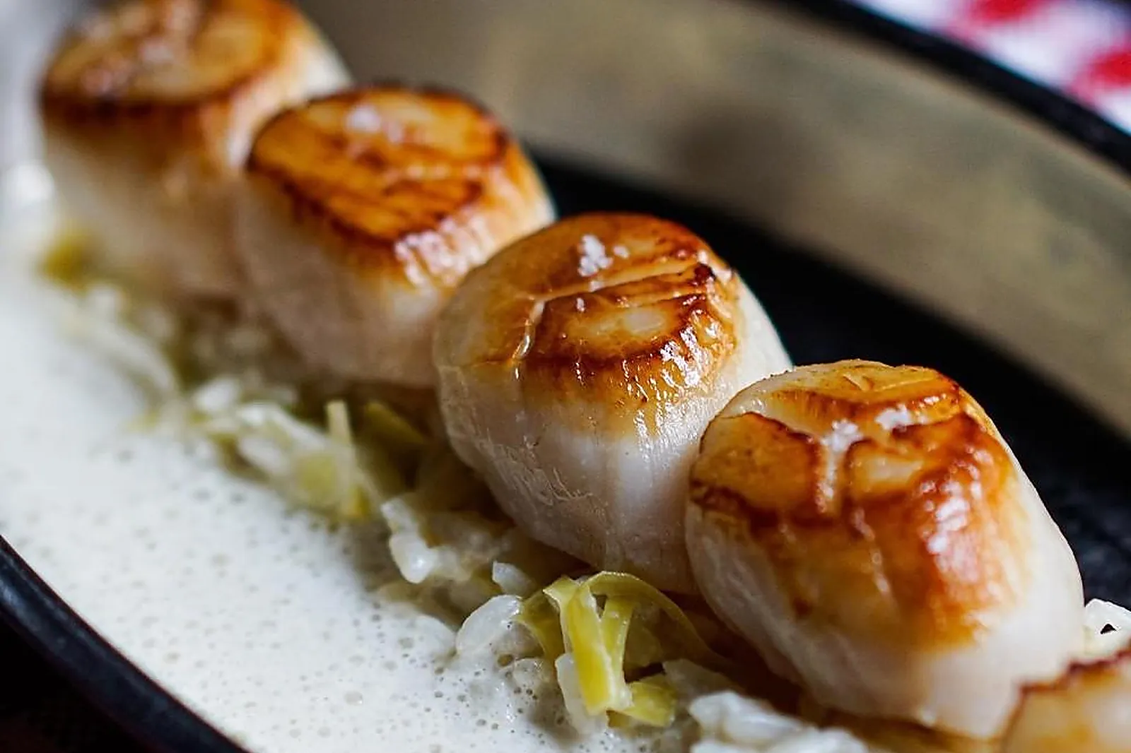 Cafés et Restaurants, RESTAURANTS - LYON (RHÔNE) : DANIEL ET DENISE CRÉQUI