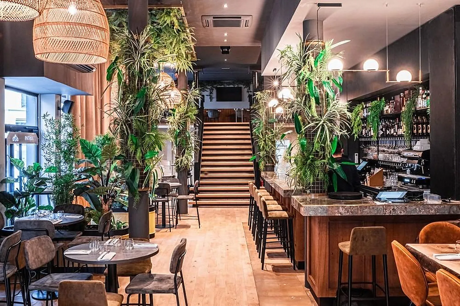 Cafés et Restaurants, RESTAURANTS - LYON (RHÔNE) : KAÏA RESTAURANT