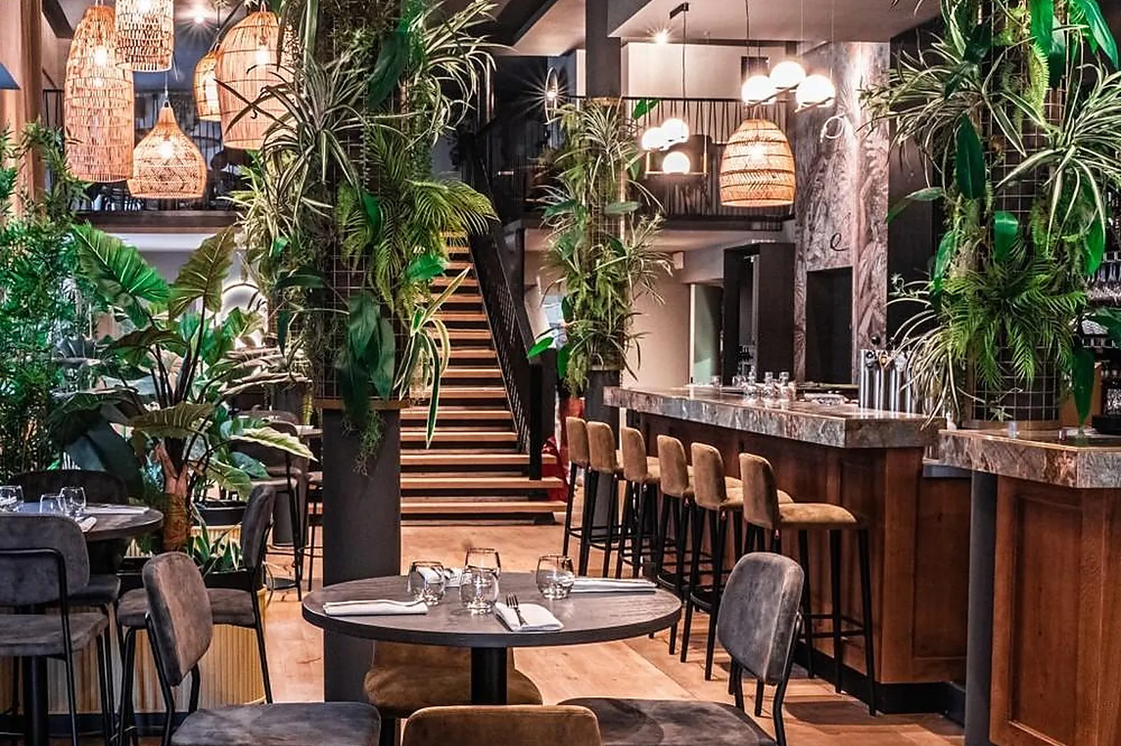 Cafés et Restaurants, RESTAURANTS - LYON (RHÔNE) : KAÏA RESTAURANT