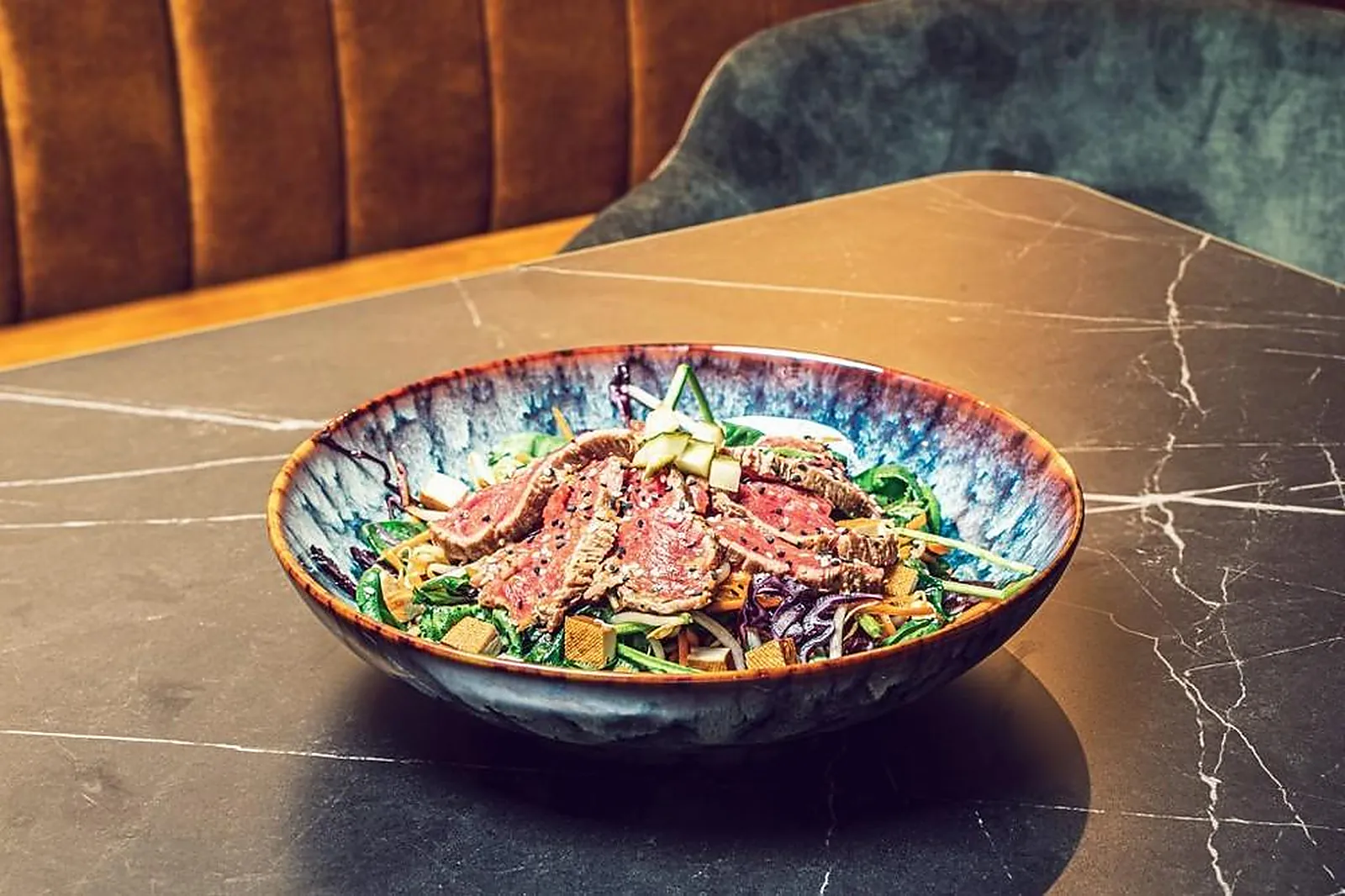 Cafés et Restaurants, RESTAURANTS - LYON (RHÔNE) : KAÏA RESTAURANT