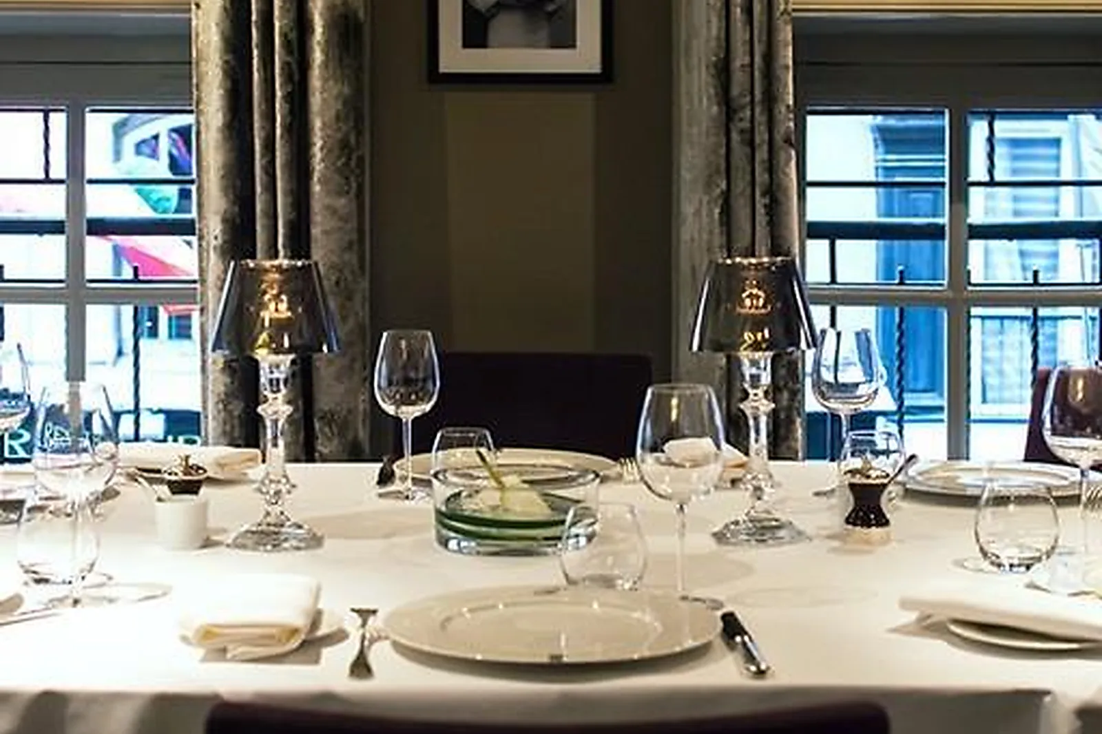 Cafés et Restaurants, RESTAURANTS - LYON (RHÔNE) : LA MÈRE BRAZIER