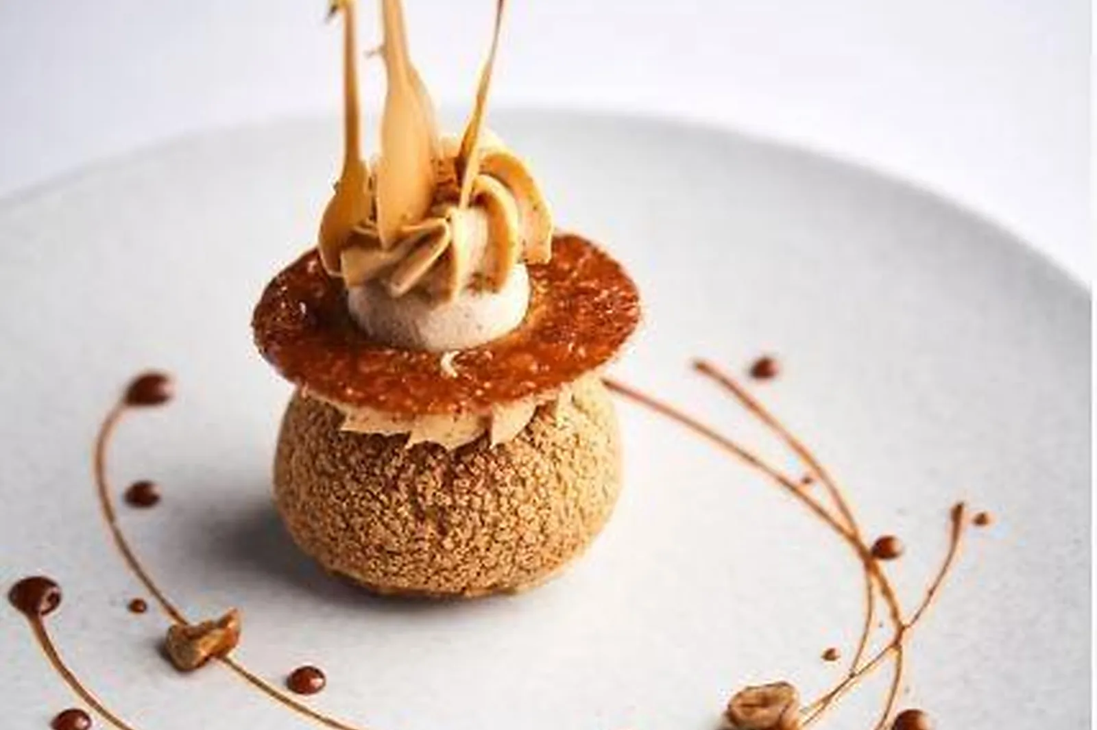 Cafés et Restaurants, RESTAURANTS - LYON (RHÔNE) : LA MÈRE BRAZIER