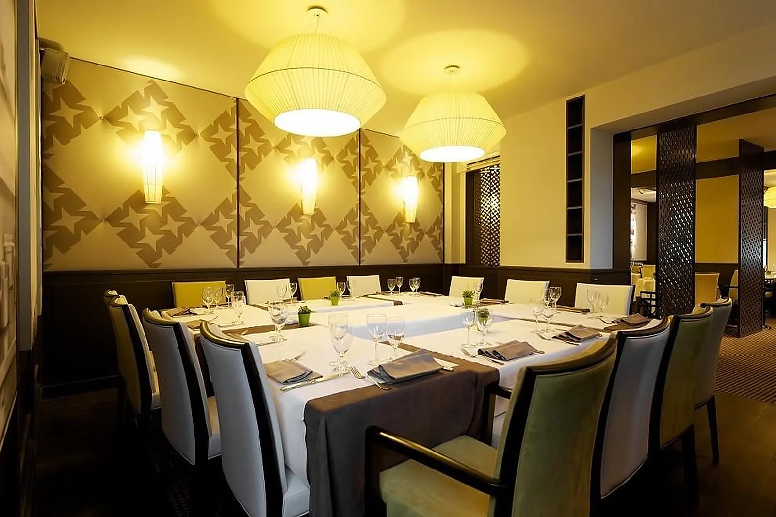 Cafés et Restaurants, RESTAURANTS - MAISONS-ALFORT (VAL-DE-MARNE) : LA BOURGOGNE