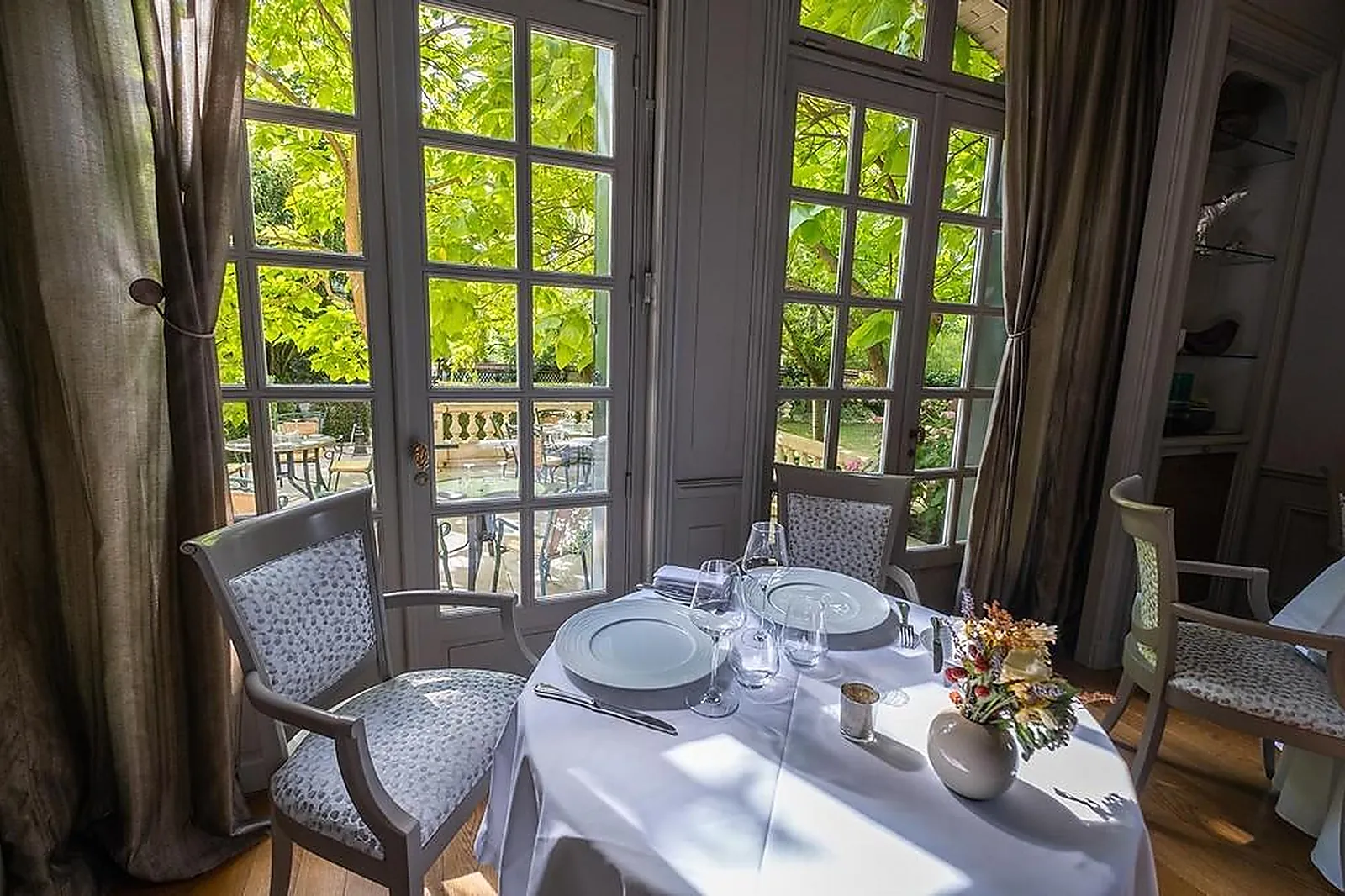 Cafés et Restaurants, RESTAURANTS - MAISONS-LAFFITTE (YVELINES) : LE TASTEVIN