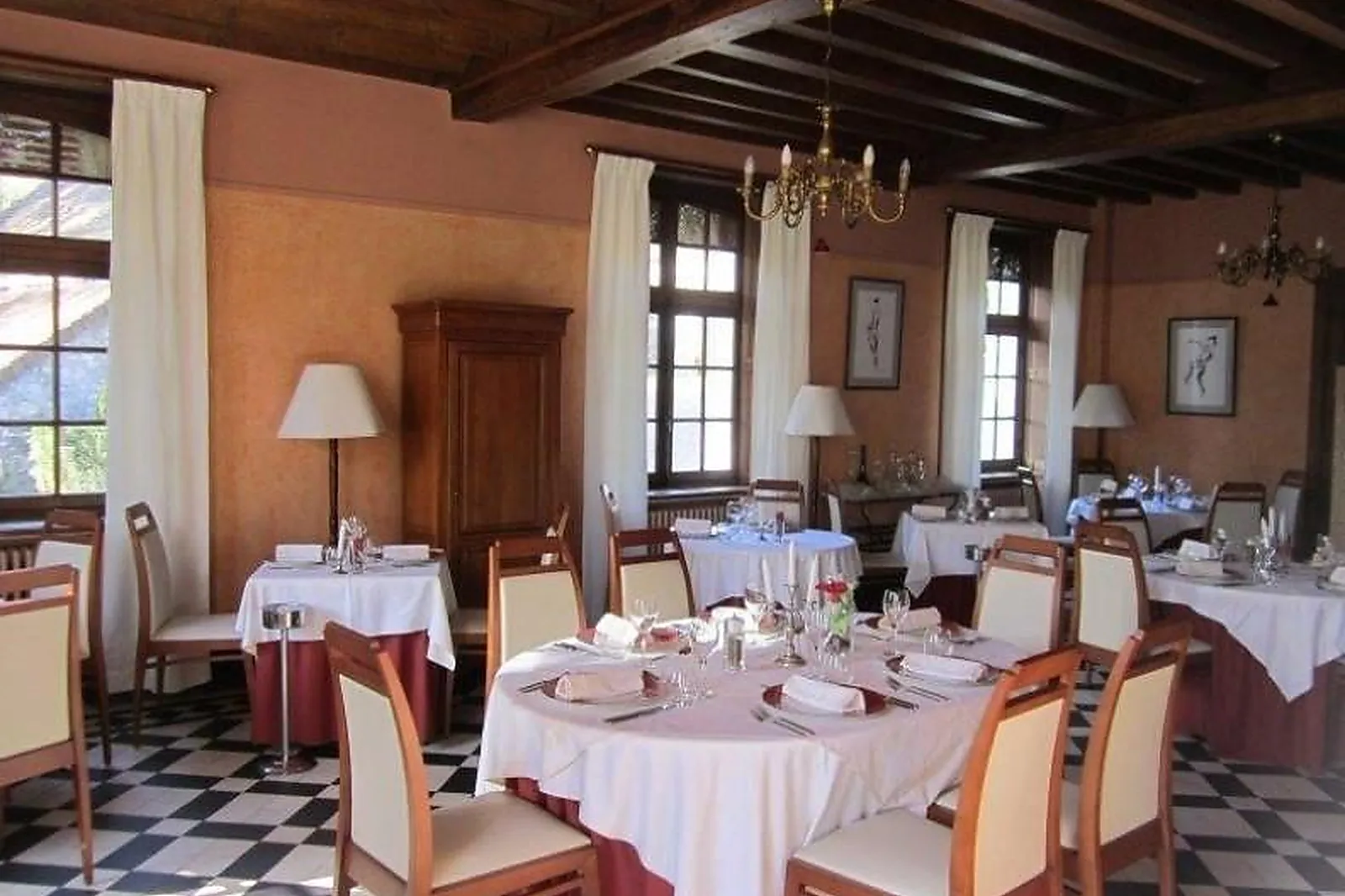 Cafés et Restaurants, RESTAURANTS - MANTES-LA-VILLE (YVELINES) : MOULIN DE LA REILLÈRE