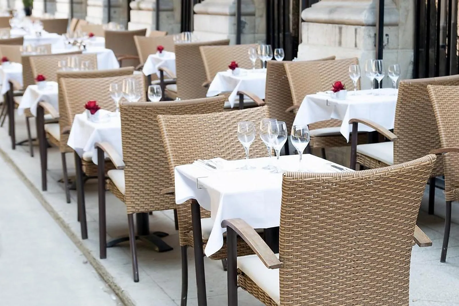 Cafés et Restaurants, RESTAURANTS - MARAUSSAN (HÉRAULT) : PARFUMS DE GARRIGUES