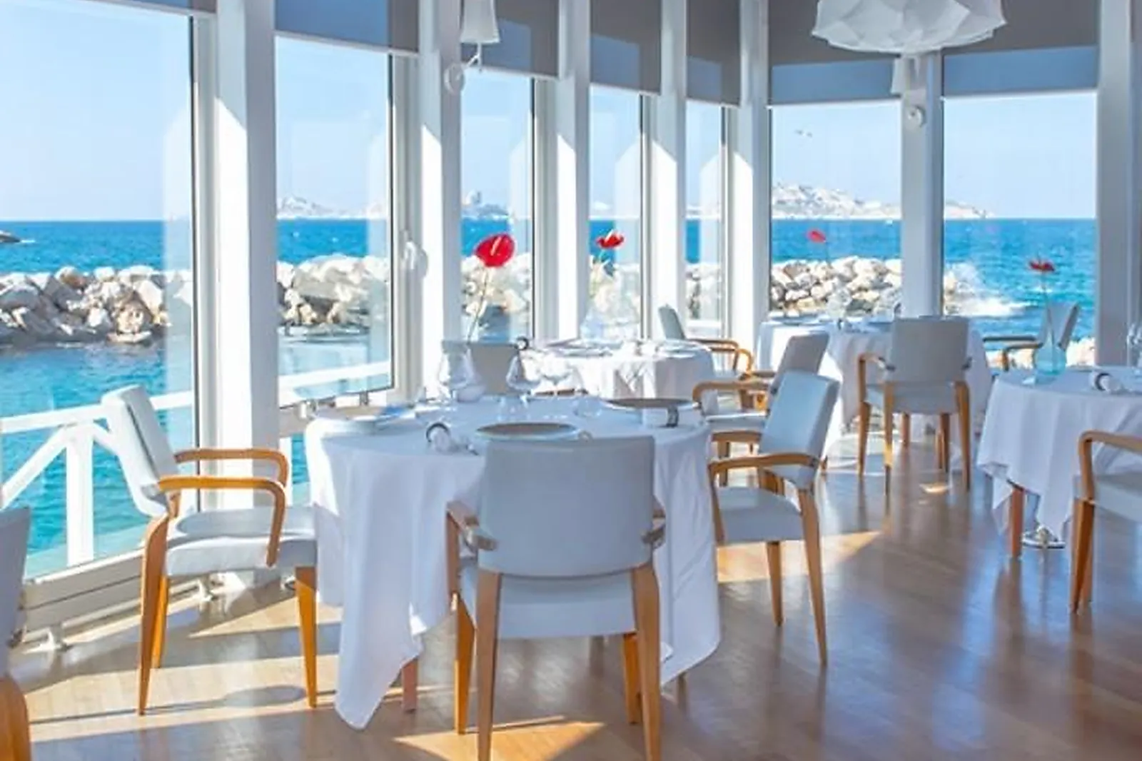 Cafés et Restaurants, RESTAURANTS - MARSEILLE (BOUCHES-DU-RHÔNE) : LL&RSQUO;EPUISETTE