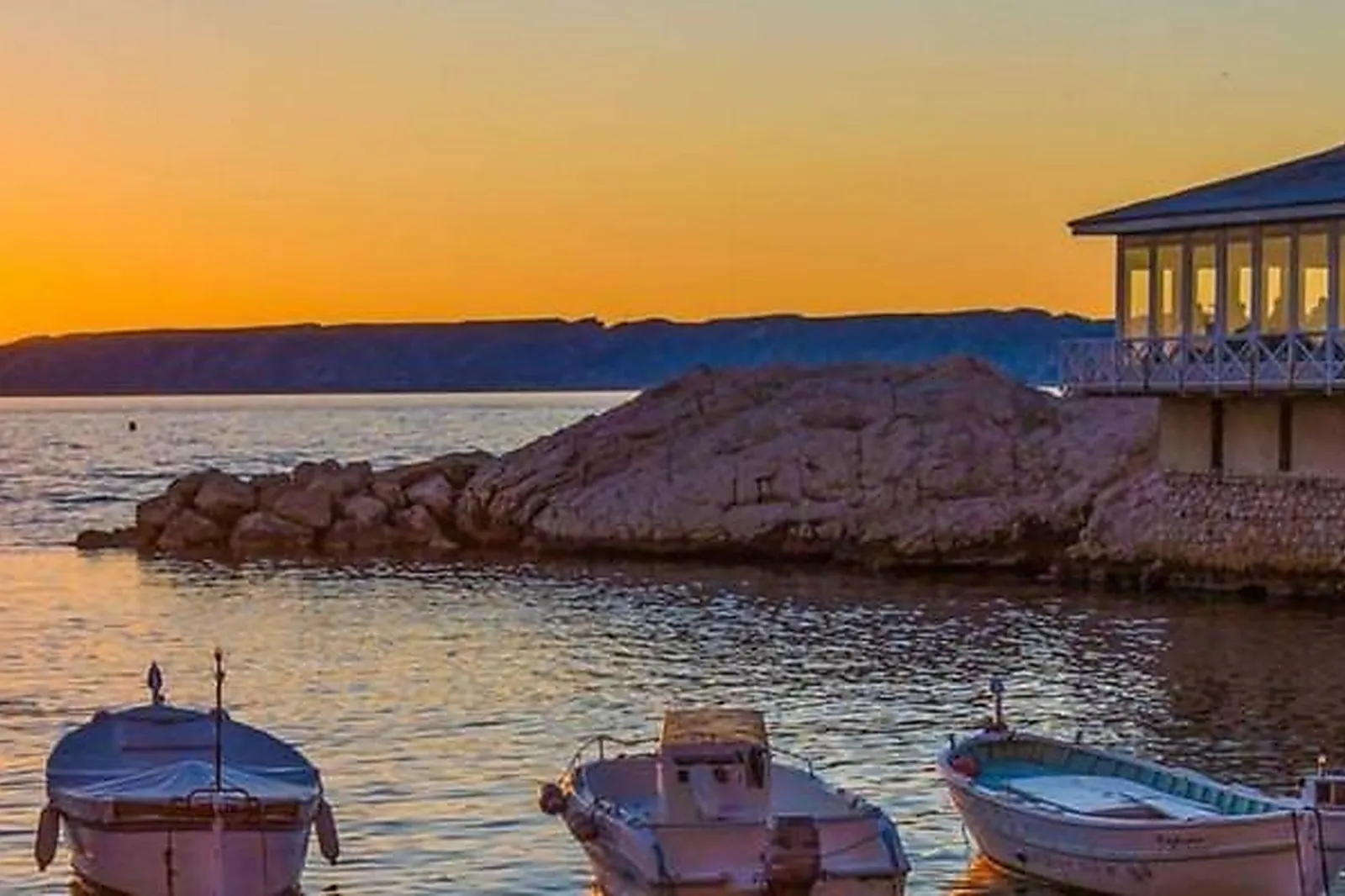 Cafés et Restaurants, RESTAURANTS - MARSEILLE (BOUCHES-DU-RHÔNE) : LL&RSQUO;EPUISETTE