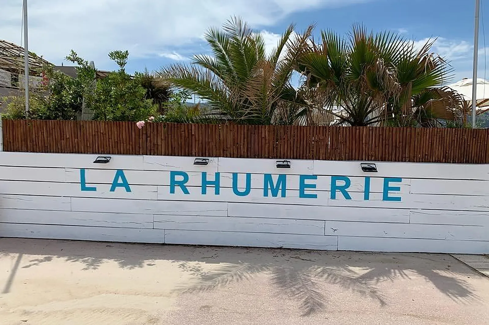 Cafés et Restaurants, RESTAURANTS - MARSEILLE (BOUCHES-DU-RHÔNE) : LA RHUMERIE