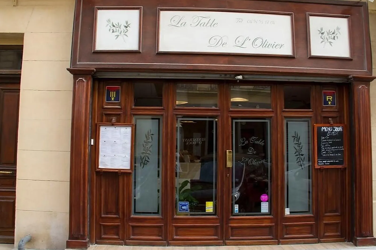 Cafés et Restaurants, RESTAURANTS - MARSEILLE (BOUCHES-DU-RHÔNE) : LA TABLE DE LL&RSQUO;OLIVIER