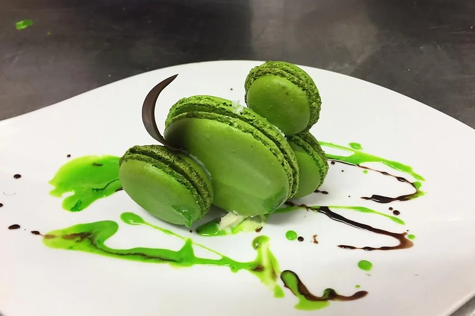 Cafés et Restaurants, RESTAURANTS - MARSEILLE (BOUCHES-DU-RHÔNE) : LA TABLE DE LL&RSQUO;OLIVIER