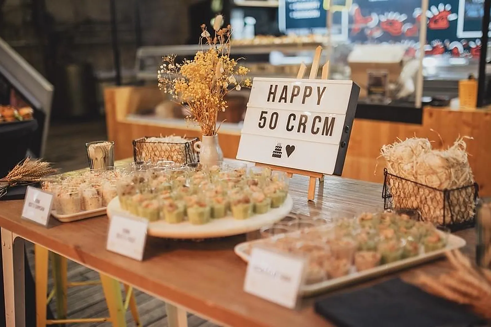 Cafés et Restaurants, RESTAURANTS - MARSEILLE (BOUCHES-DU-RHÔNE) : LA PLACE DES CANAILLES