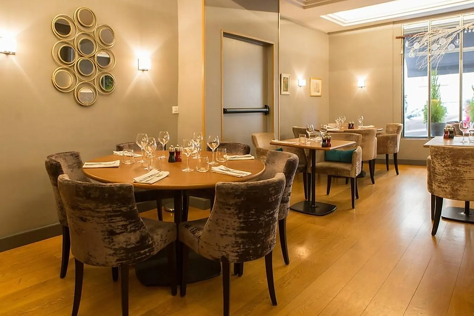 Cafés et Restaurants, RESTAURANTS - MARSEILLE (BOUCHES-DU-RHÔNE) : LE LAURACÉE