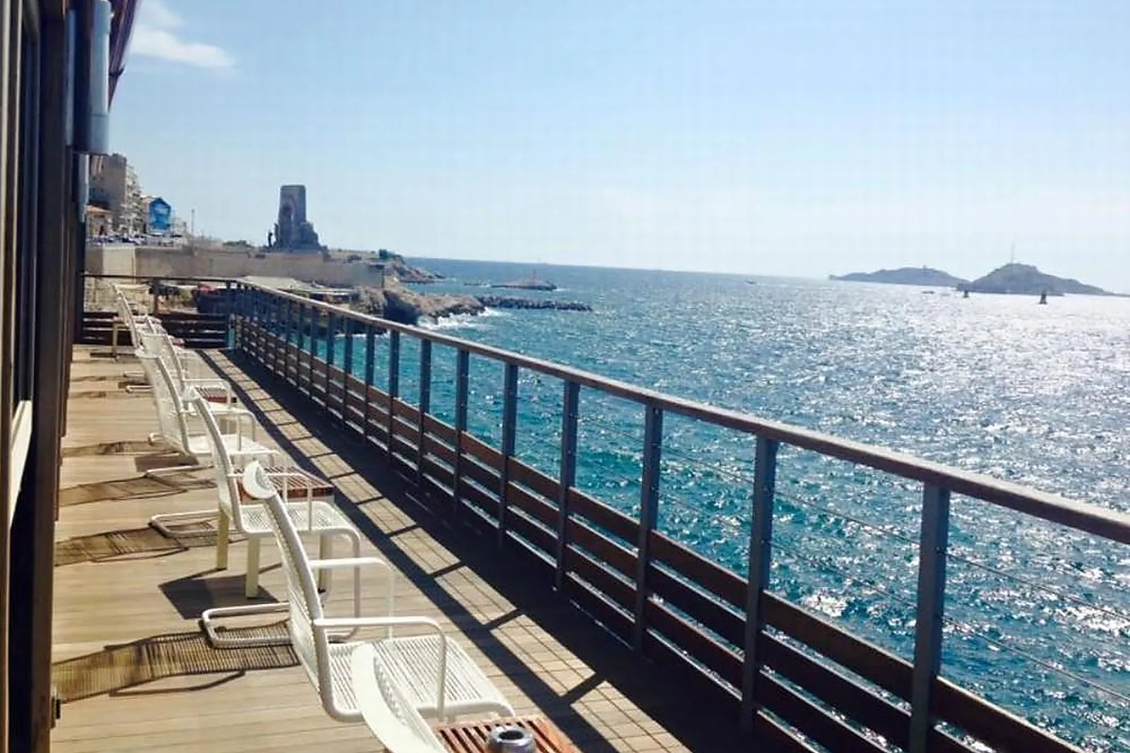 Cafés et Restaurants, RESTAURANTS - MARSEILLE (BOUCHES-DU-RHÔNE) : LE PERON