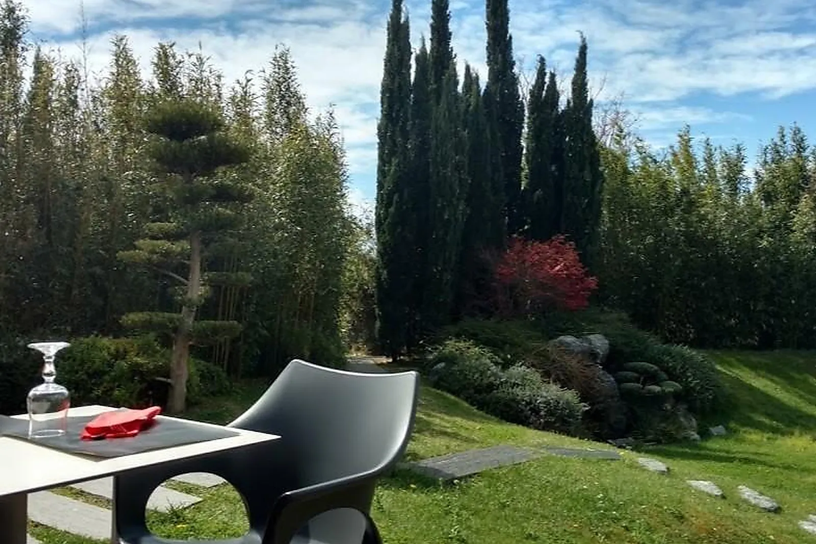 Cafés et Restaurants, RESTAURANTS - MARSEILLE (BOUCHES-DU-RHÔNE) : RESTAURANT DE LA COSMÉTIQUE