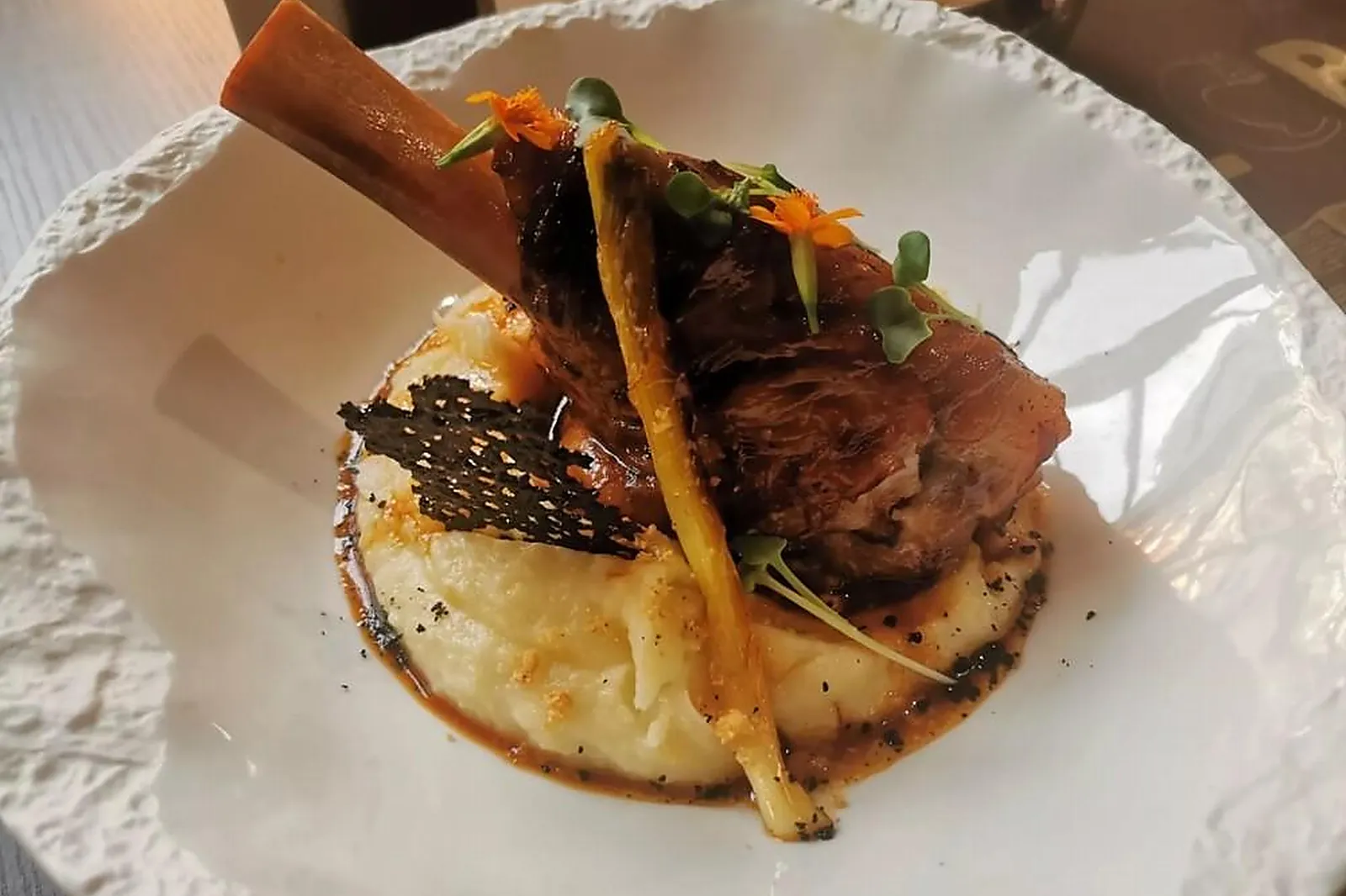 Cafés et Restaurants, RESTAURANTS - MAUGIO (HÉRAULT) : LE CHAT BOTTÉ