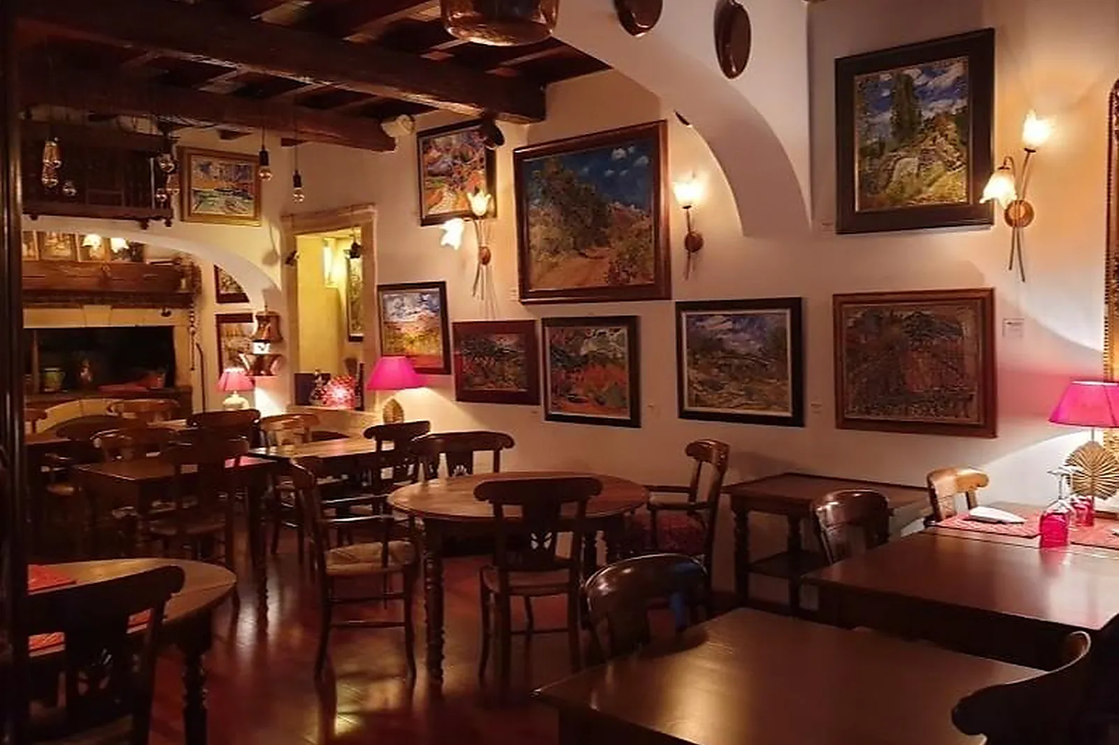 Cafés et Restaurants, RESTAURANTS - MAUSANNE-LES-ALPILLES (BOUCHES-DU-RHÔNE) : OU RAVI PROUVENCAU