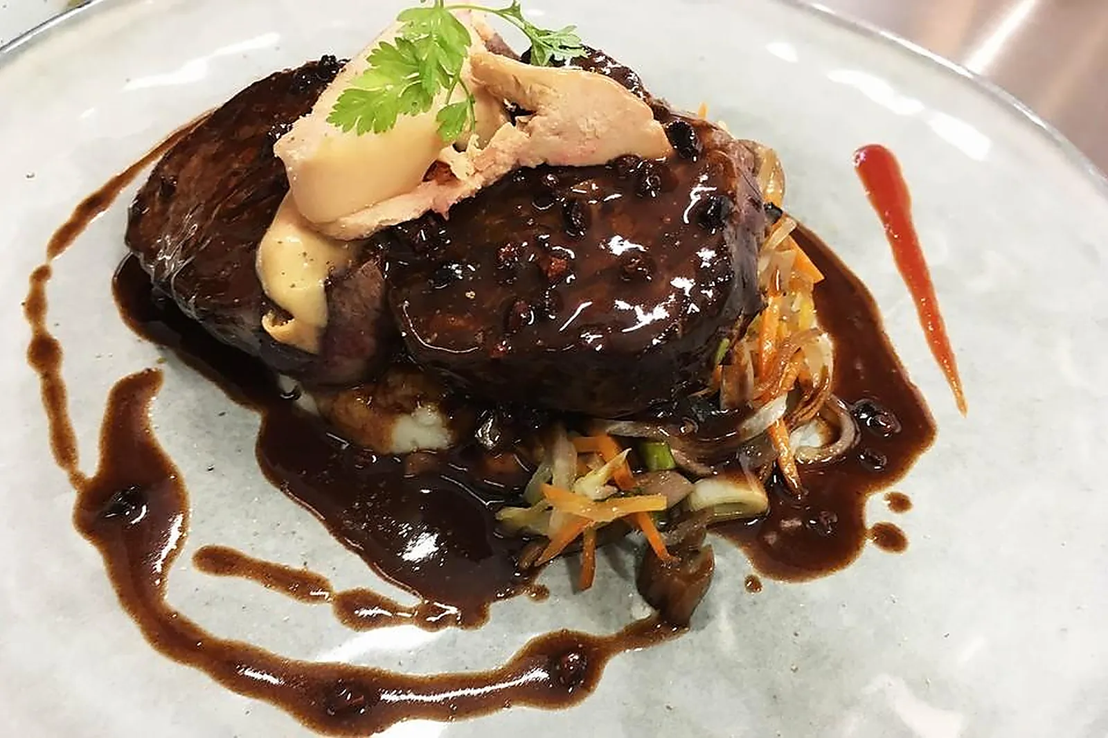 Cafés et Restaurants, RESTAURANTS - MAUSSANE-LES-ALPILLES (BOUCHES-DU-RHÔNE) : AU 49 CHEZ GWEN ET ALEX