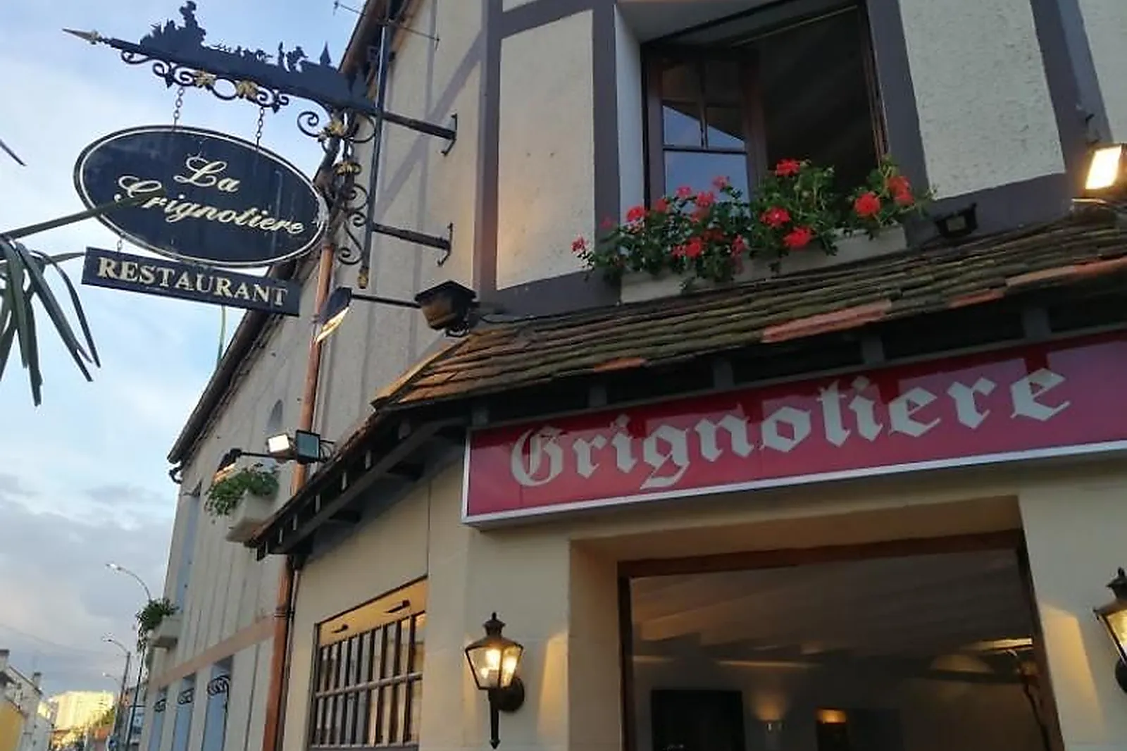 Cafés et Restaurants, RESTAURANTS - MEAUX (SEINE-ET-MARNE) : LA GRIGNOTIÈRE