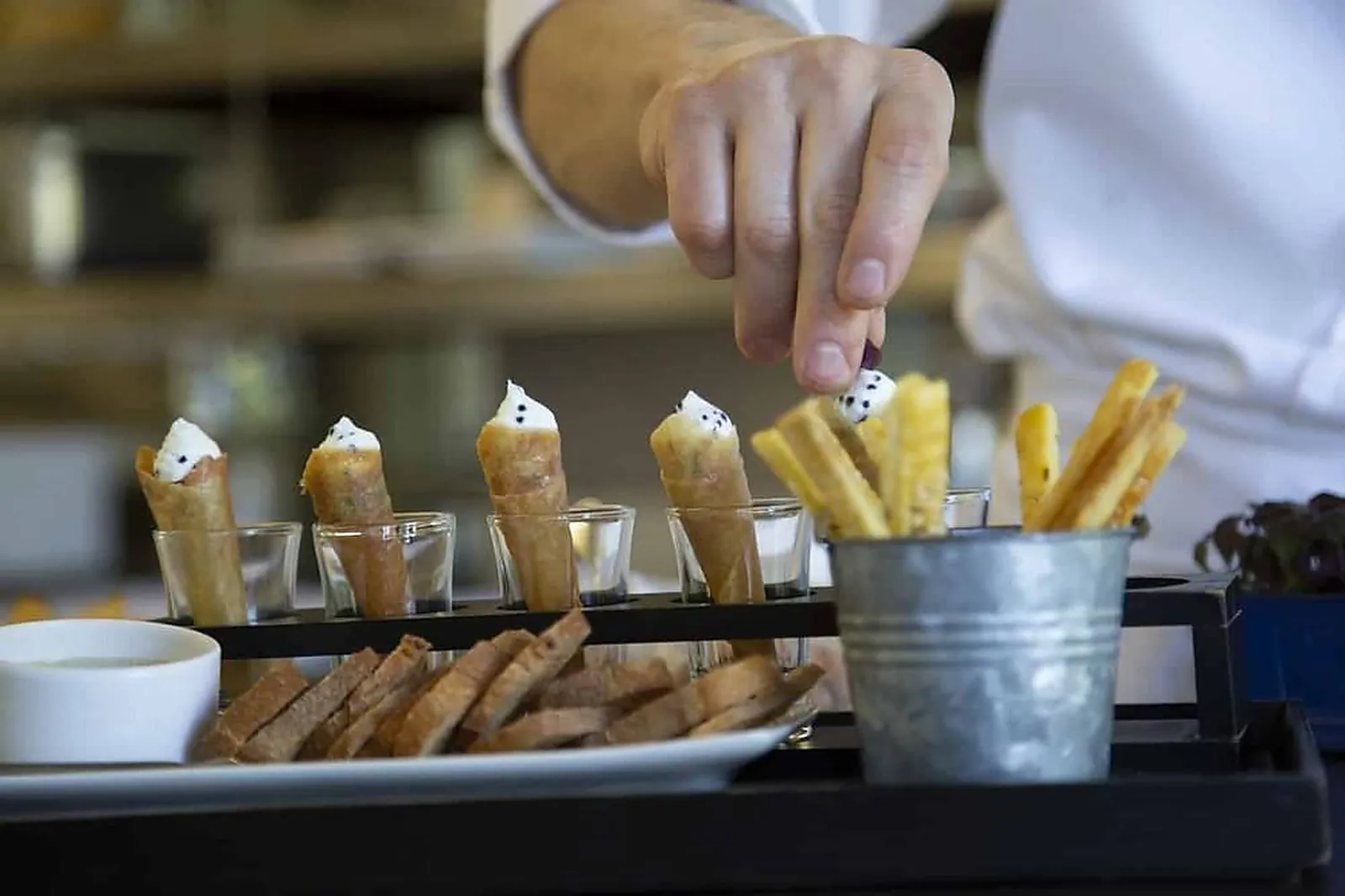 Cafés et Restaurants, RESTAURANTS - MEYRAS (ARDÈCHE) : RESTAURANT BRIOUDE