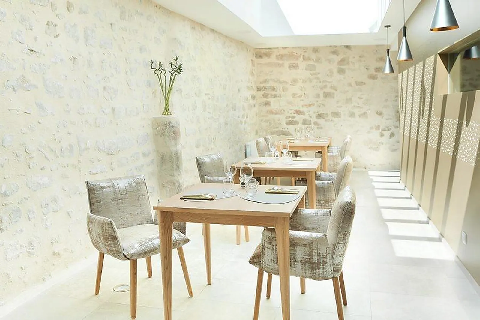 Cafés et Restaurants, RESTAURANTS - MILLY-LA-FORET (ESSONNE) : LES COQS RESTAURANT