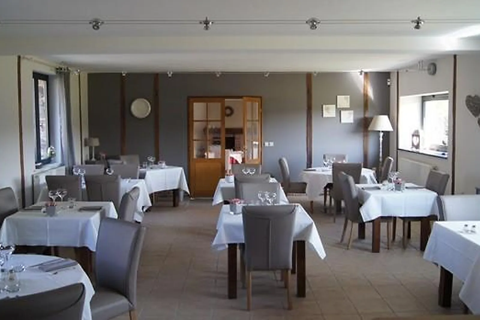 Cafés et Restaurants, RESTAURANTS - MONDREPUIS (AISNE) : LES TEMPS GOURMANDS