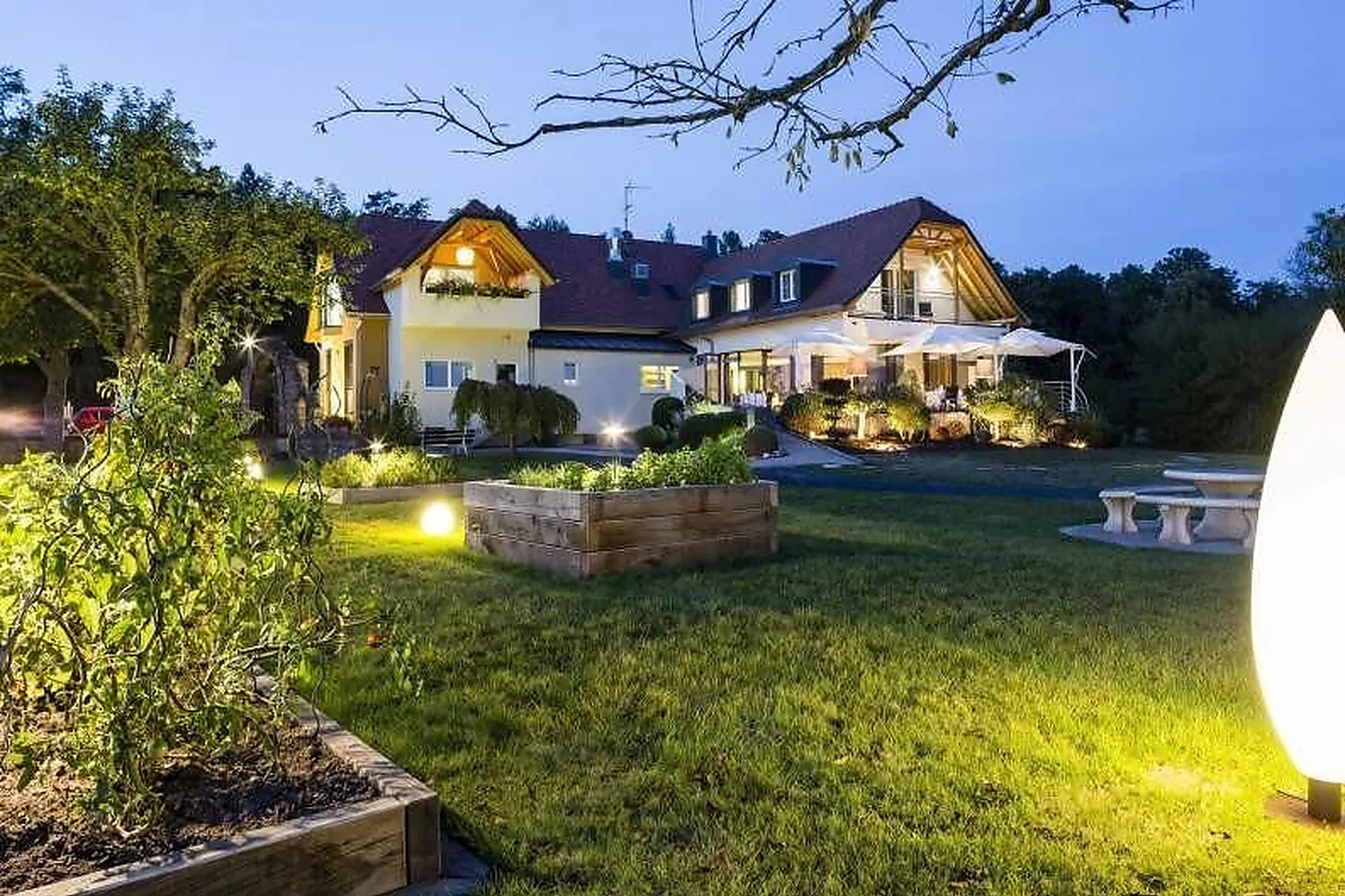 Cafés et Restaurants, RESTAURANTS - MONSWILLER (BAS-RHIN) : RESTAURANT KASBÜR