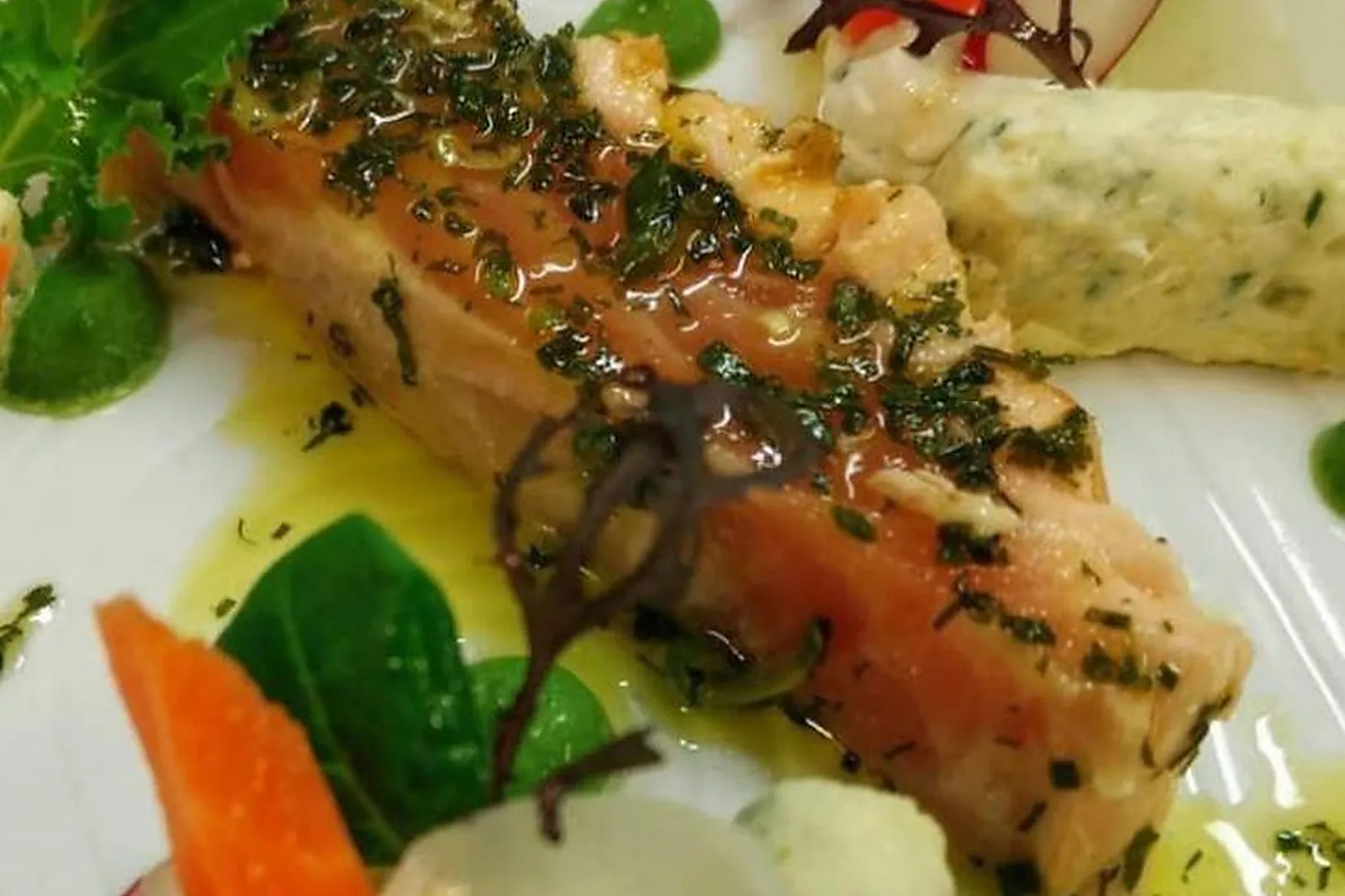 Cafés et Restaurants, RESTAURANTS - MONTAGNE (GIRONDE) : LE CLOS MIRANDE