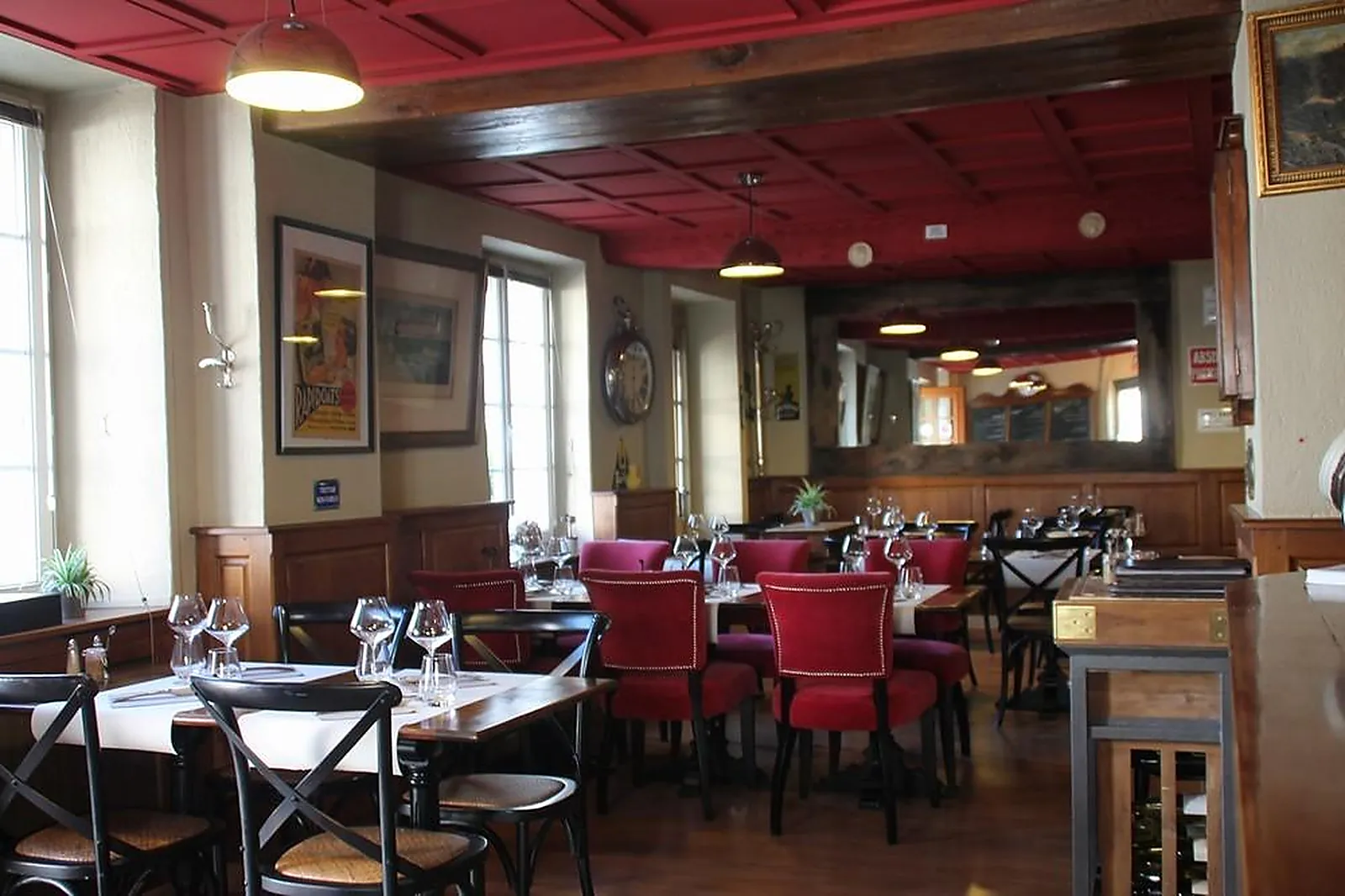 Cafés et Restaurants, RESTAURANTS - MONTEREAU-FAULT-YONNE (SEINE-ET-MARNE) : LL&RSQUO;ENTRE NOUES