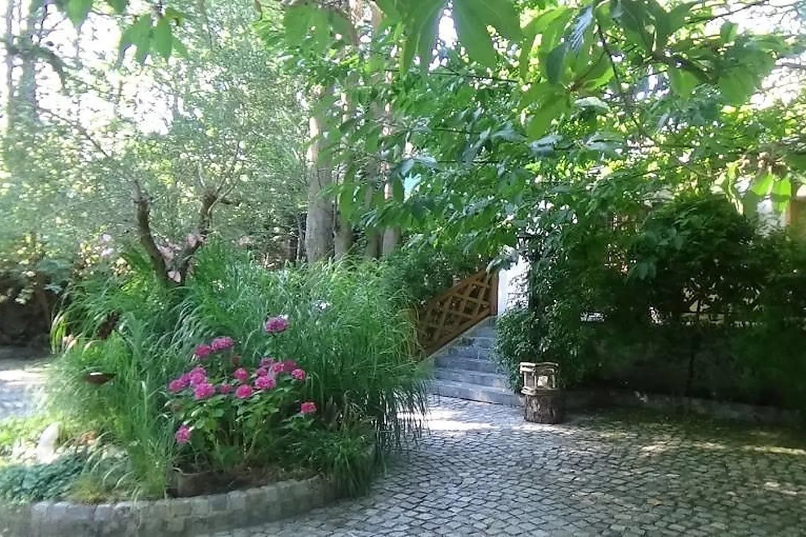 Cafés et Restaurants, RESTAURANTS - MONTMORENCY (VAL-DL&RSQUO;OISE) : AU CŒUR DE LA FORÊT