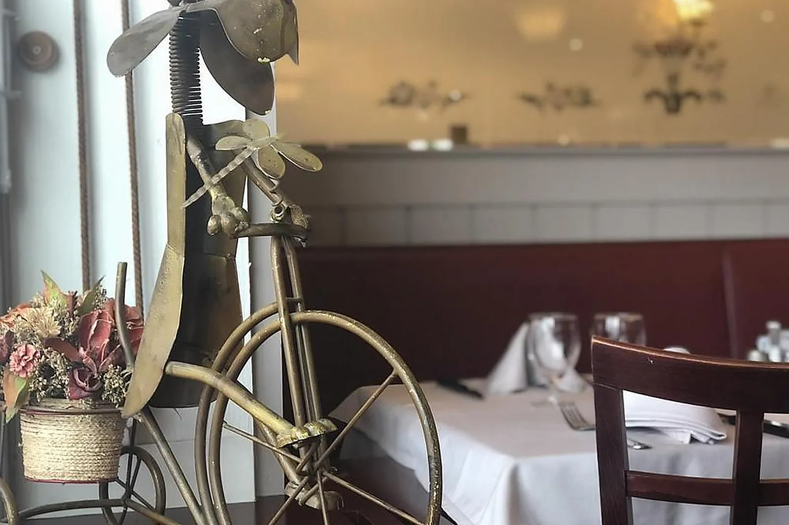 Cafés et Restaurants, RESTAURANTS - MULHOUSE (HAUT-RHIN) : LL&RSQUO;ENTRECÔTE DE MULHOUSE