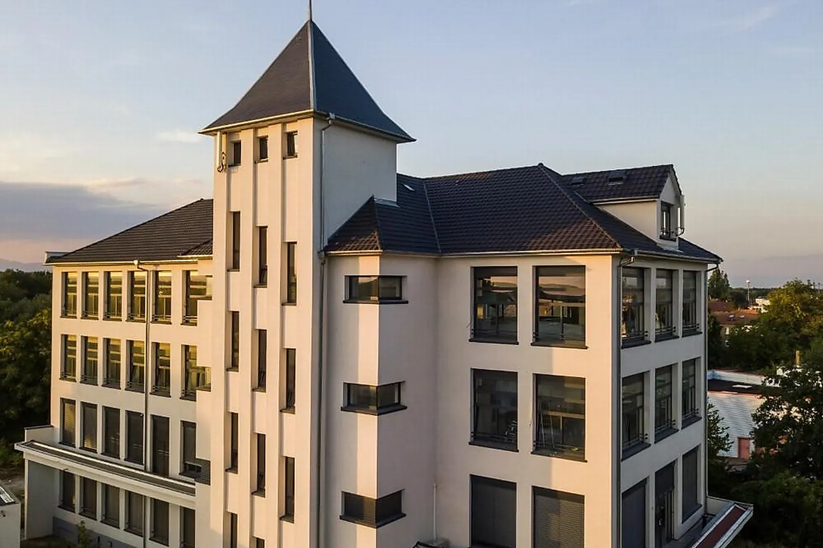 Cafés et Restaurants, RESTAURANTS - MULHOUSE (HAUT-RHIN) : RESTAURANT LES VERRIERS