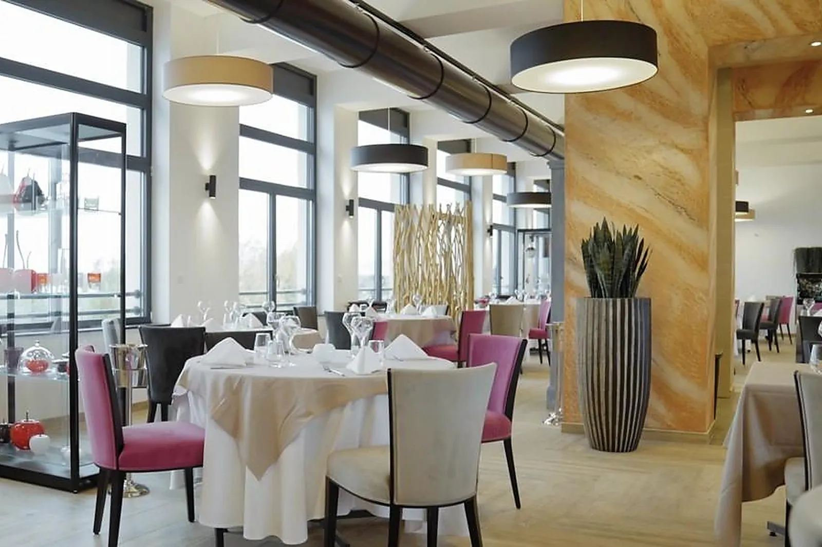 Cafés et Restaurants, RESTAURANTS - MULHOUSE (HAUT-RHIN) : RESTAURANT LES VERRIERS