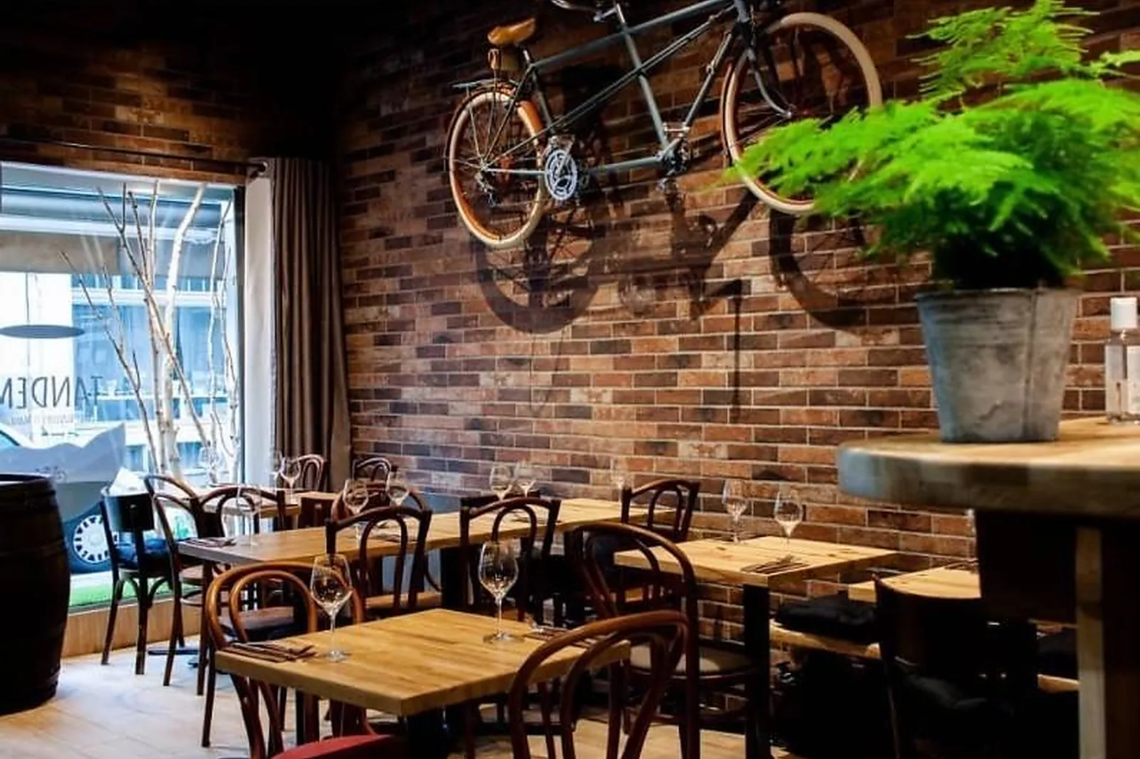 Cafés et Restaurants, RESTAURANTS - MULHOUSE (HAUT-RHIN) : TANDEM