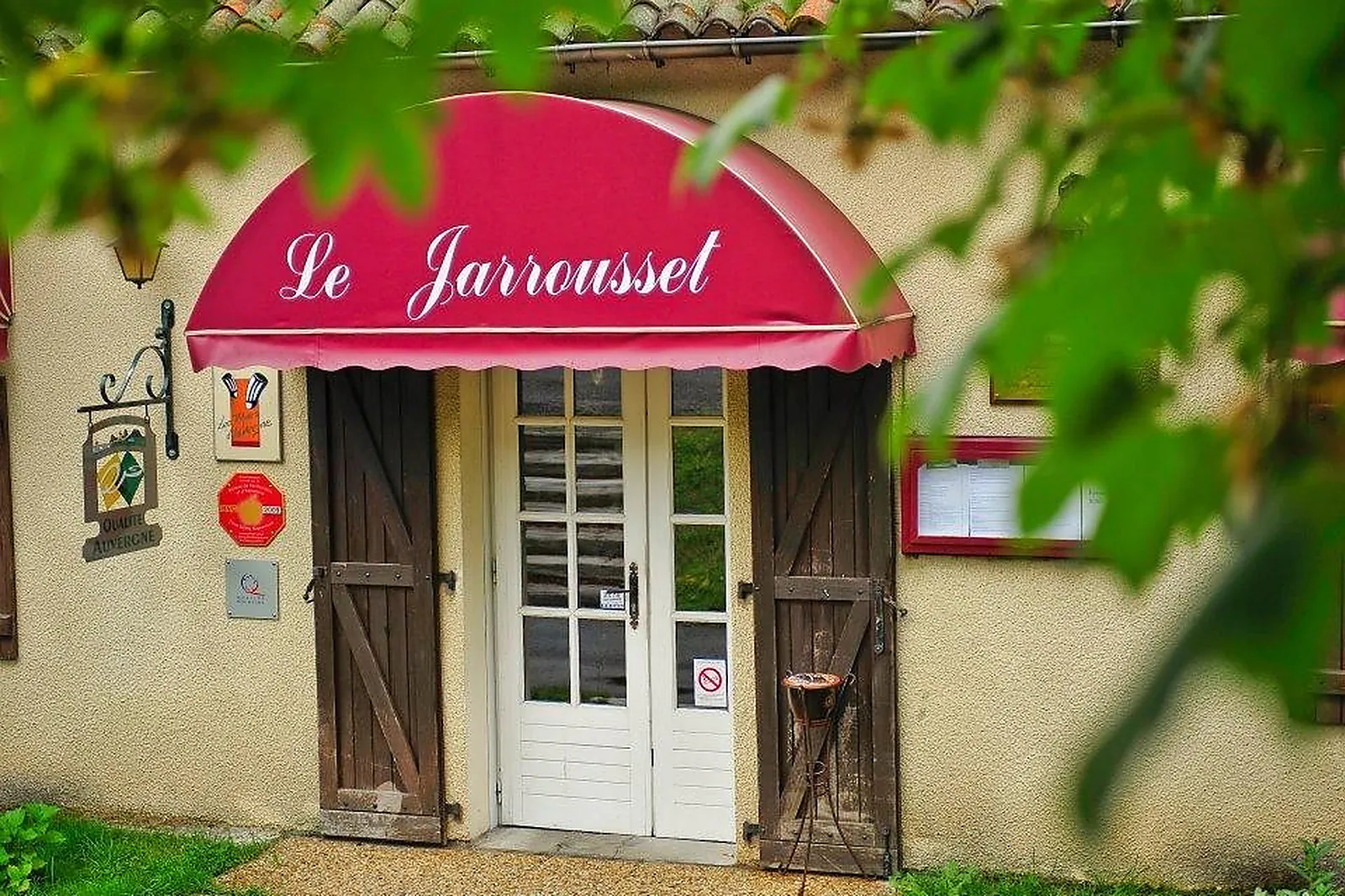 Cafés et Restaurants, RESTAURANTS - MURAT (CANTAL) : LE JARROUSSET