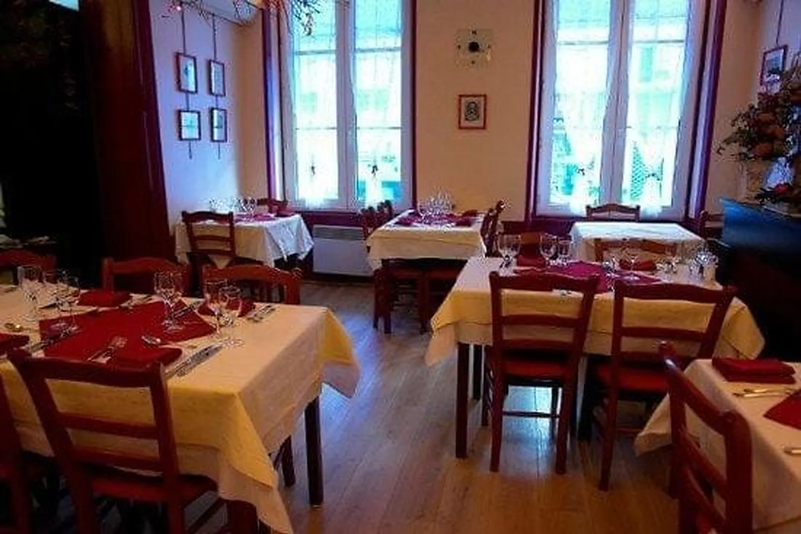 Cafés et Restaurants, RESTAURANTS - NANCY (MEURTHE-ET-MOSELLE) : A LA TABLE DU BON ROI STANISLAS