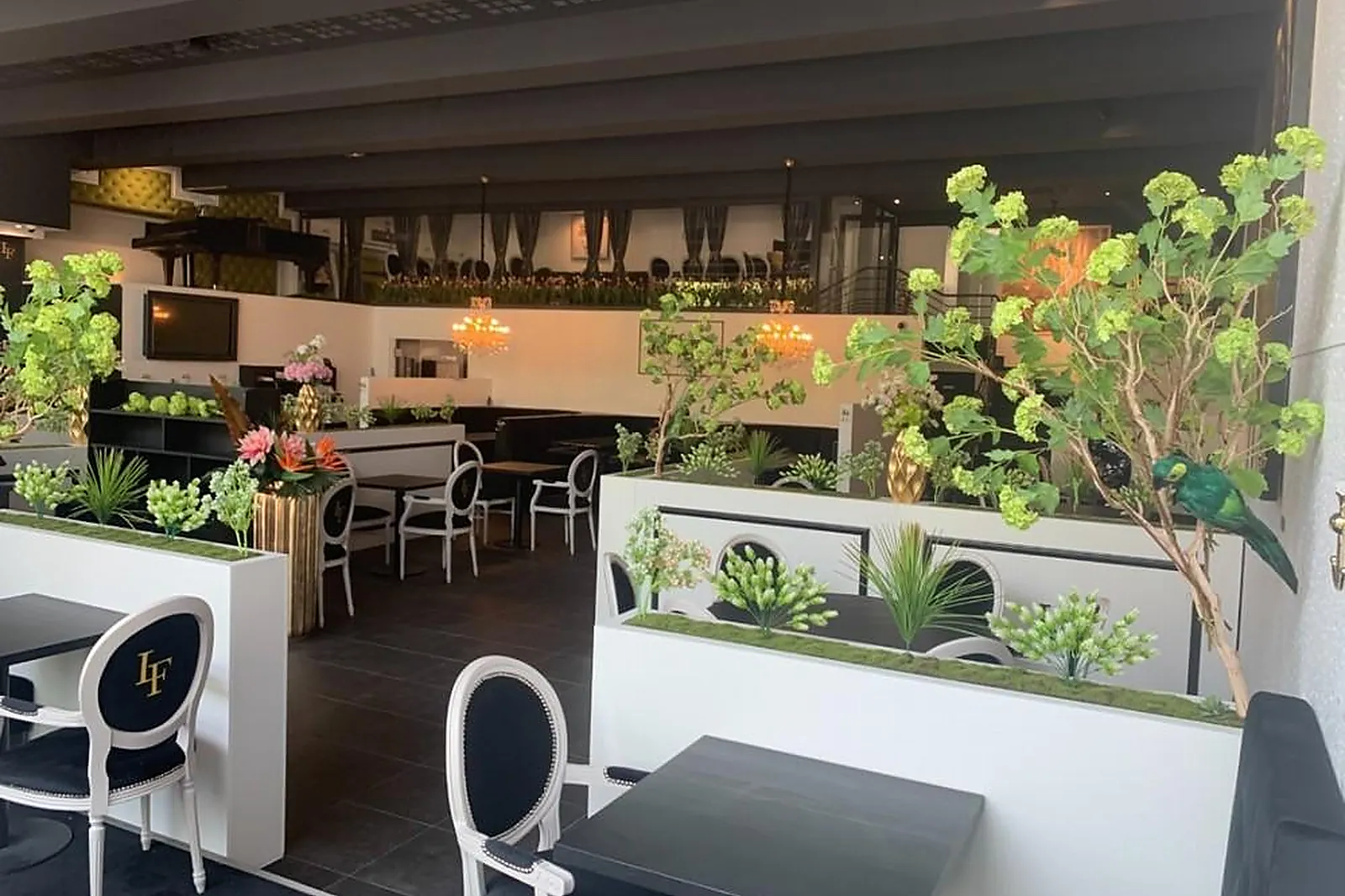 Cafés et Restaurants, RESTAURANTS - NANTERRE (HAUTS-DE-SEINE) : LE FAUBOURG