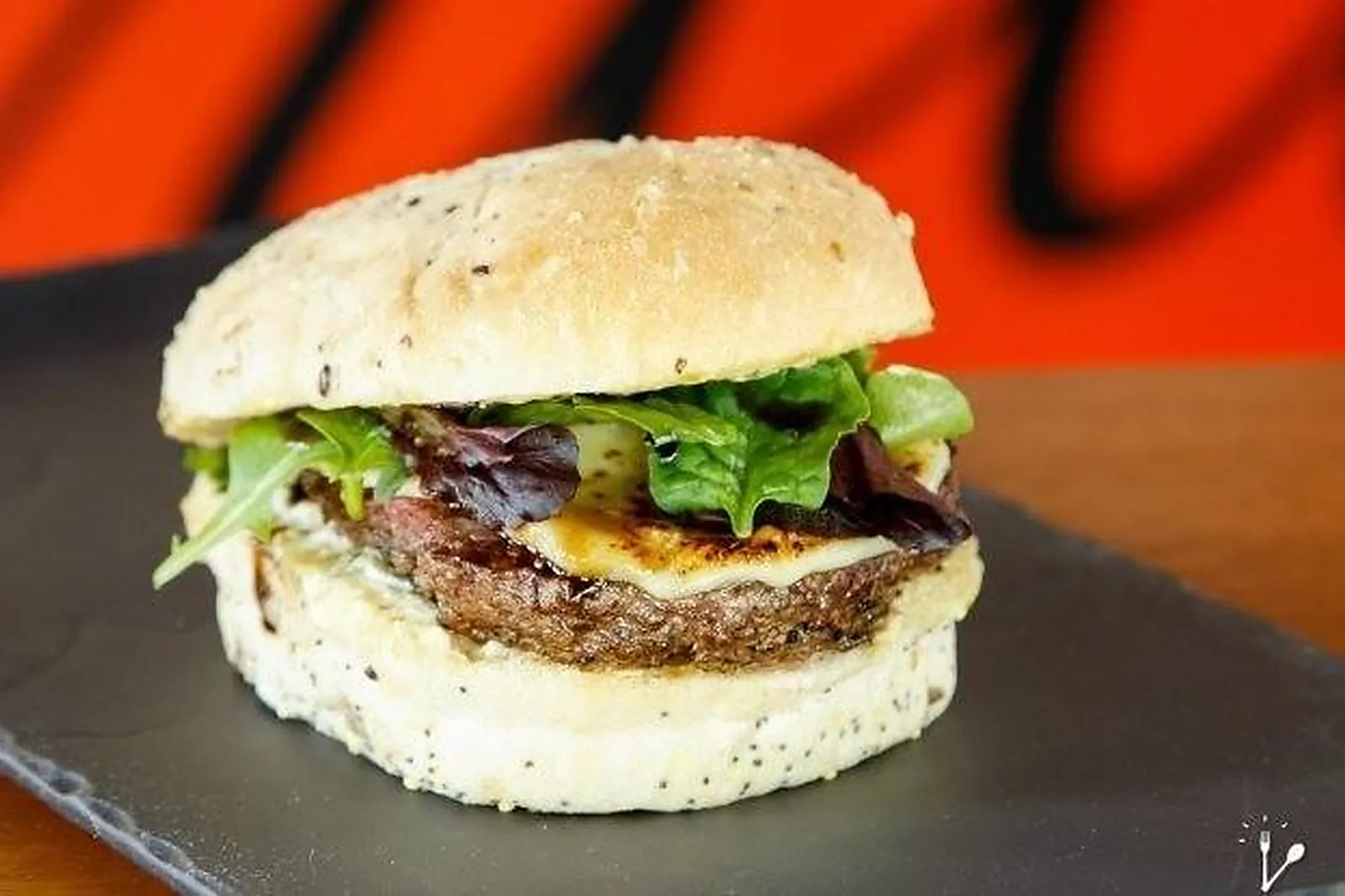 Cafés et Restaurants, RESTAURANTS - NANTES (LOIRE-ATLANTIQUE) : TONTON BURGER ET LULU FARFALLE