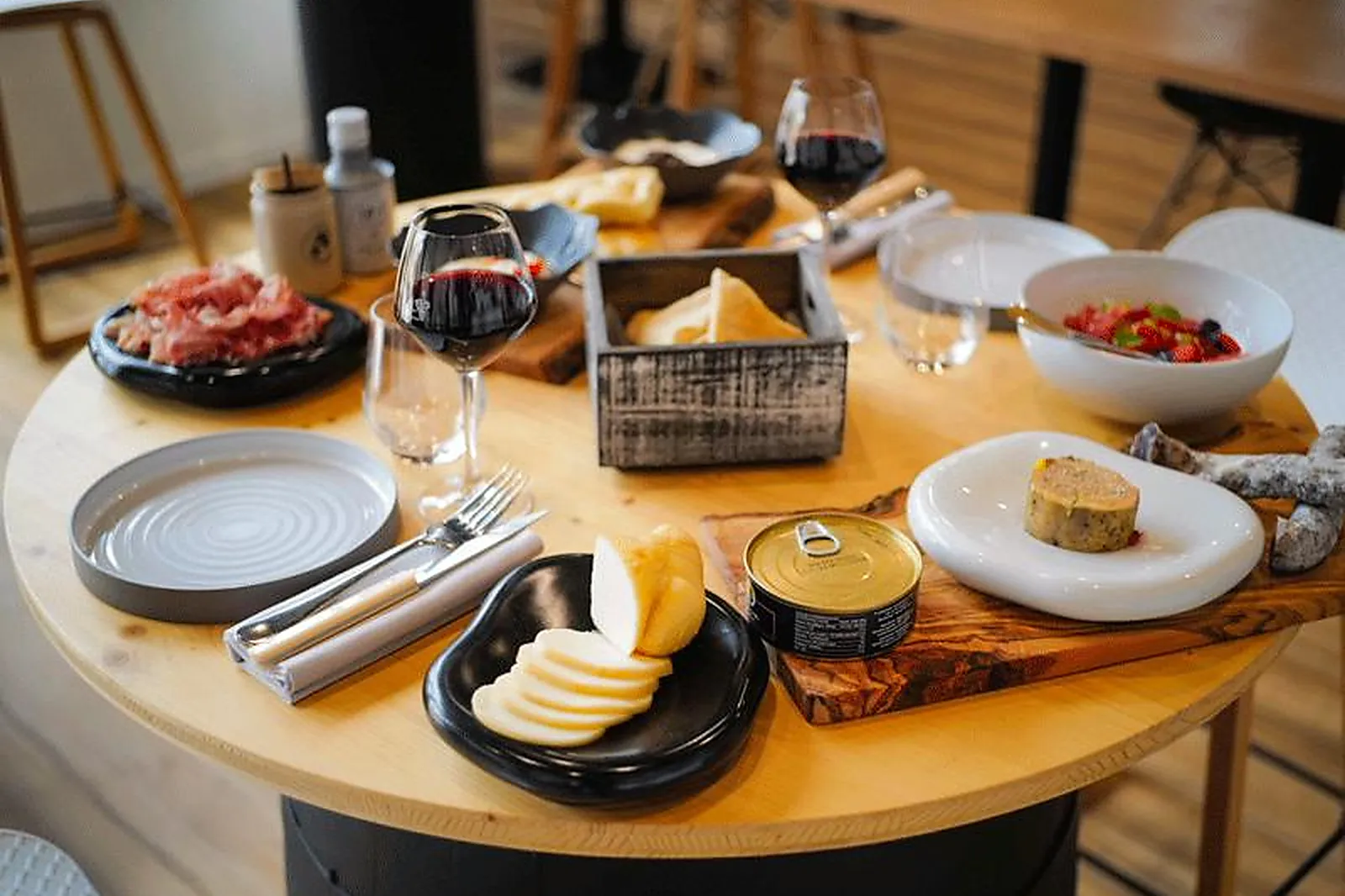 Cafés et Restaurants, RESTAURANTS - NARBONNE (AUDE) : MAISON SAINT-CRESCENT