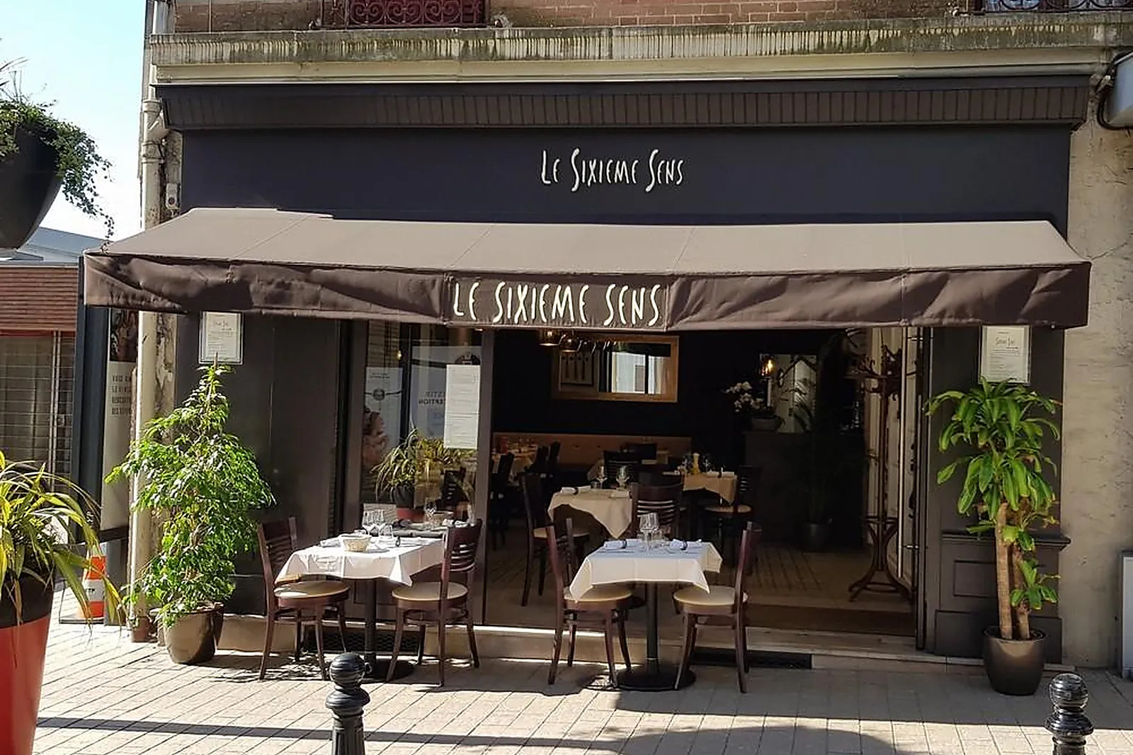 Cafés et Restaurants, RESTAURANTS - NEUILLY-PLAISANCE (SEINE-SAINT-DENIS) : SIXIÈME SENS