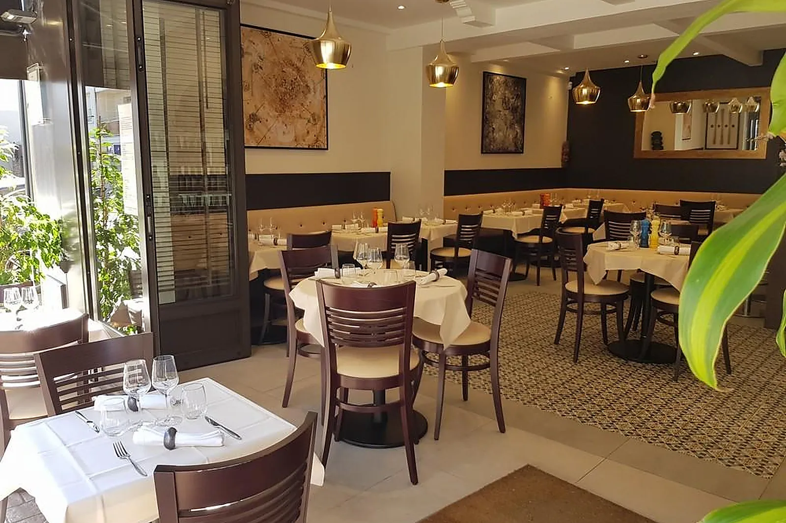 Cafés et Restaurants, RESTAURANTS - NEUILLY-PLAISANCE (SEINE-SAINT-DENIS) : SIXIÈME SENS