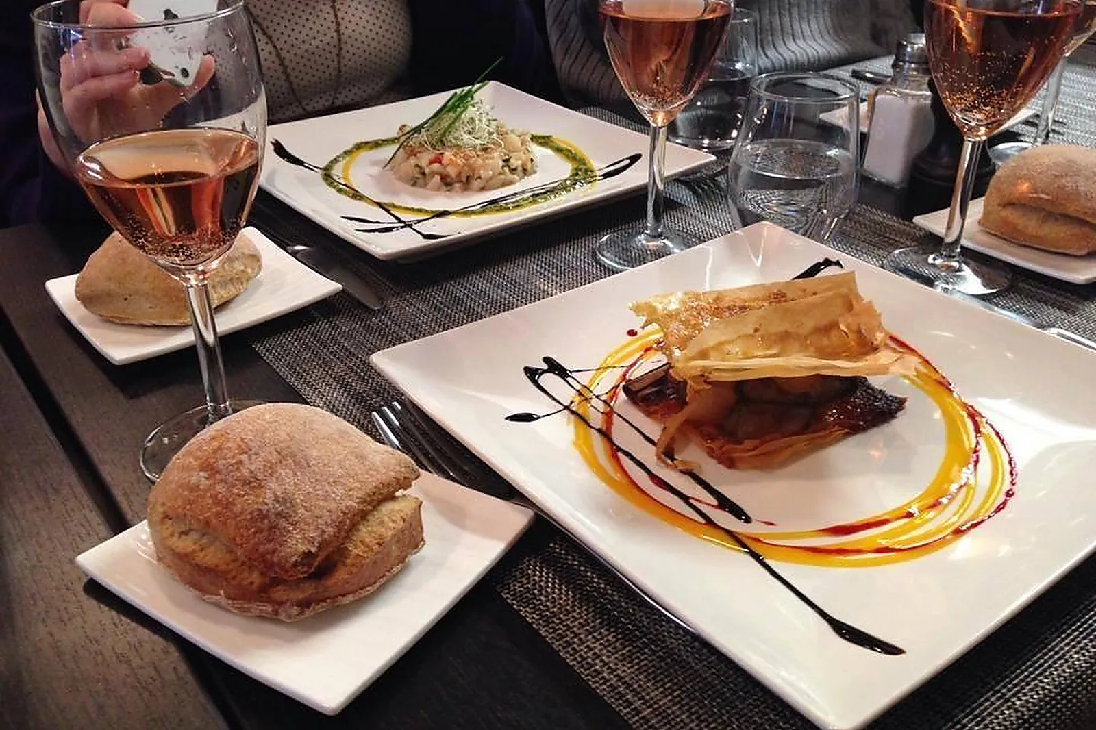 Cafés et Restaurants, RESTAURANTS - NEUILLY-PLAISANCE (SEINE-SAINT-DENIS) : SIXIÈME SENS