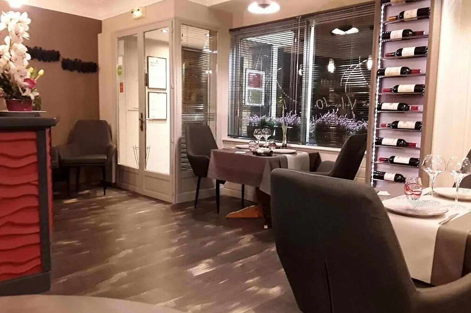 Cafés et Restaurants, RESTAURANTS - NEUVILLE-LES-DIEPPE (SEINE-MARITIME) : LES VOILES DL&RSQUO;OR