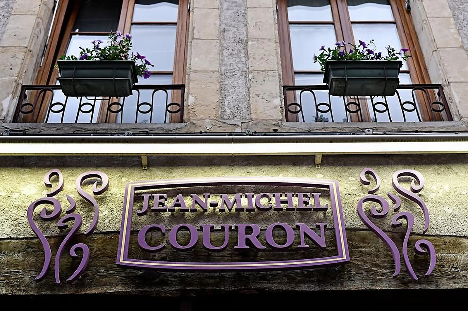 Cafés et Restaurants, RESTAURANTS - NEVERS (NIÈVRE) : MAISON JEAN MICHEL COURON