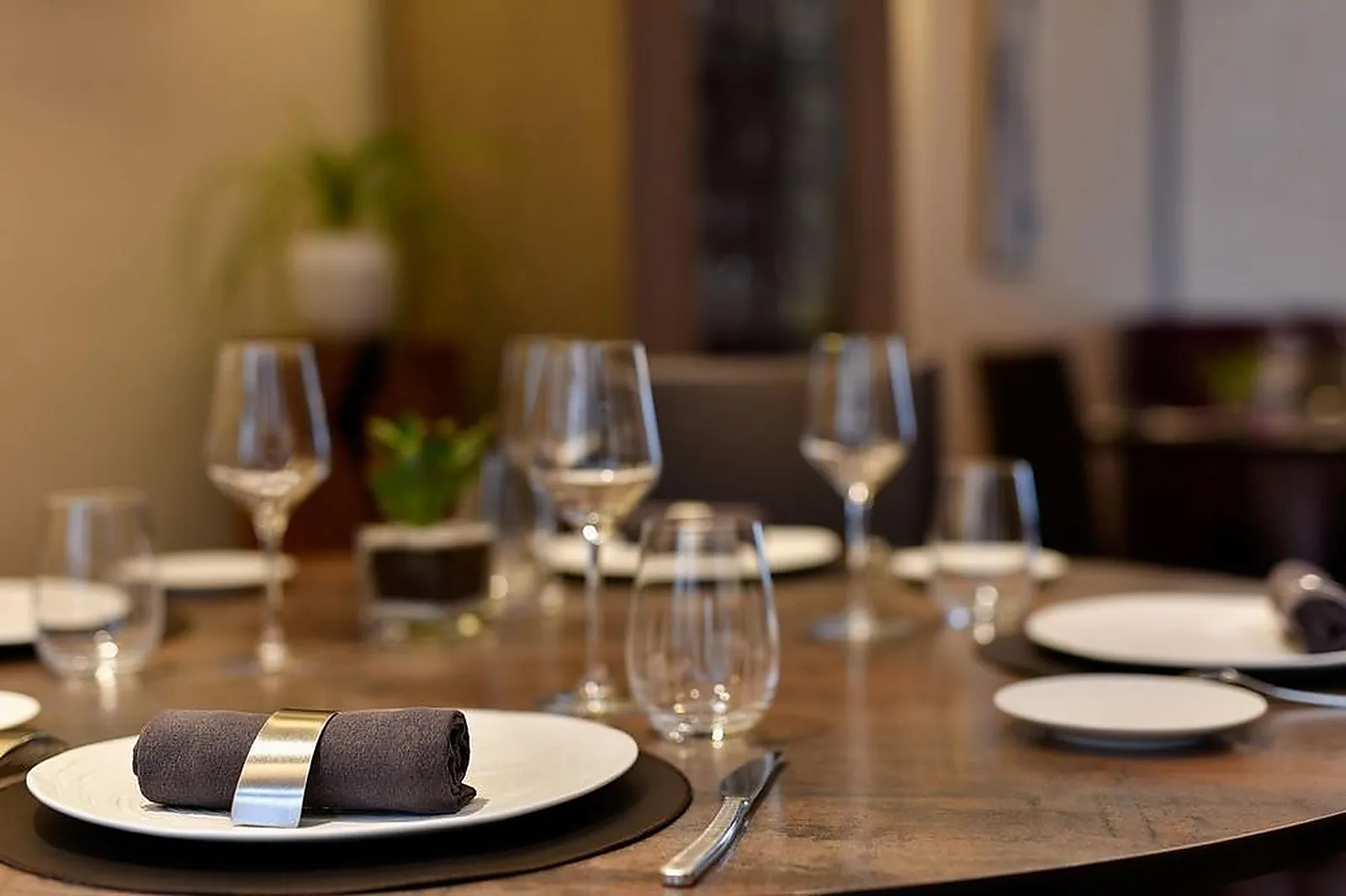 Cafés et Restaurants, RESTAURANTS - NEVERS (NIÈVRE) : MAISON JEAN MICHEL COURON